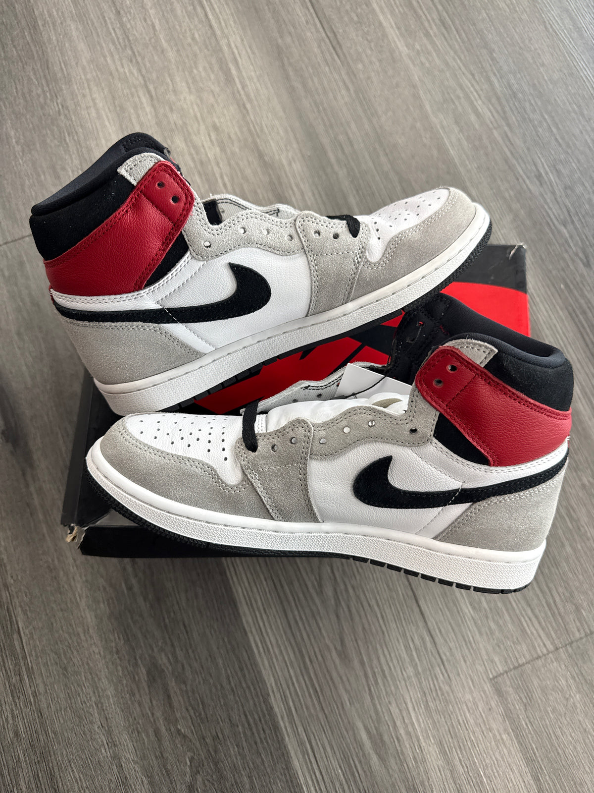 Jordan 1 Light Smoke Grey - size 8