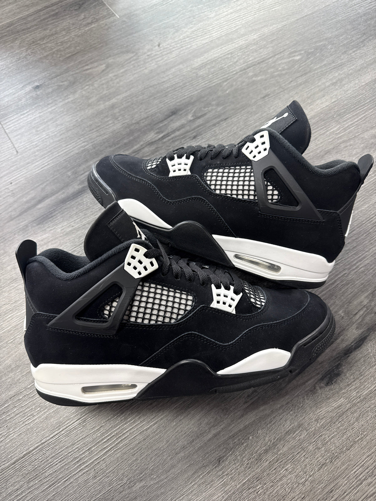 Jordan 4 White Thunder - size 10