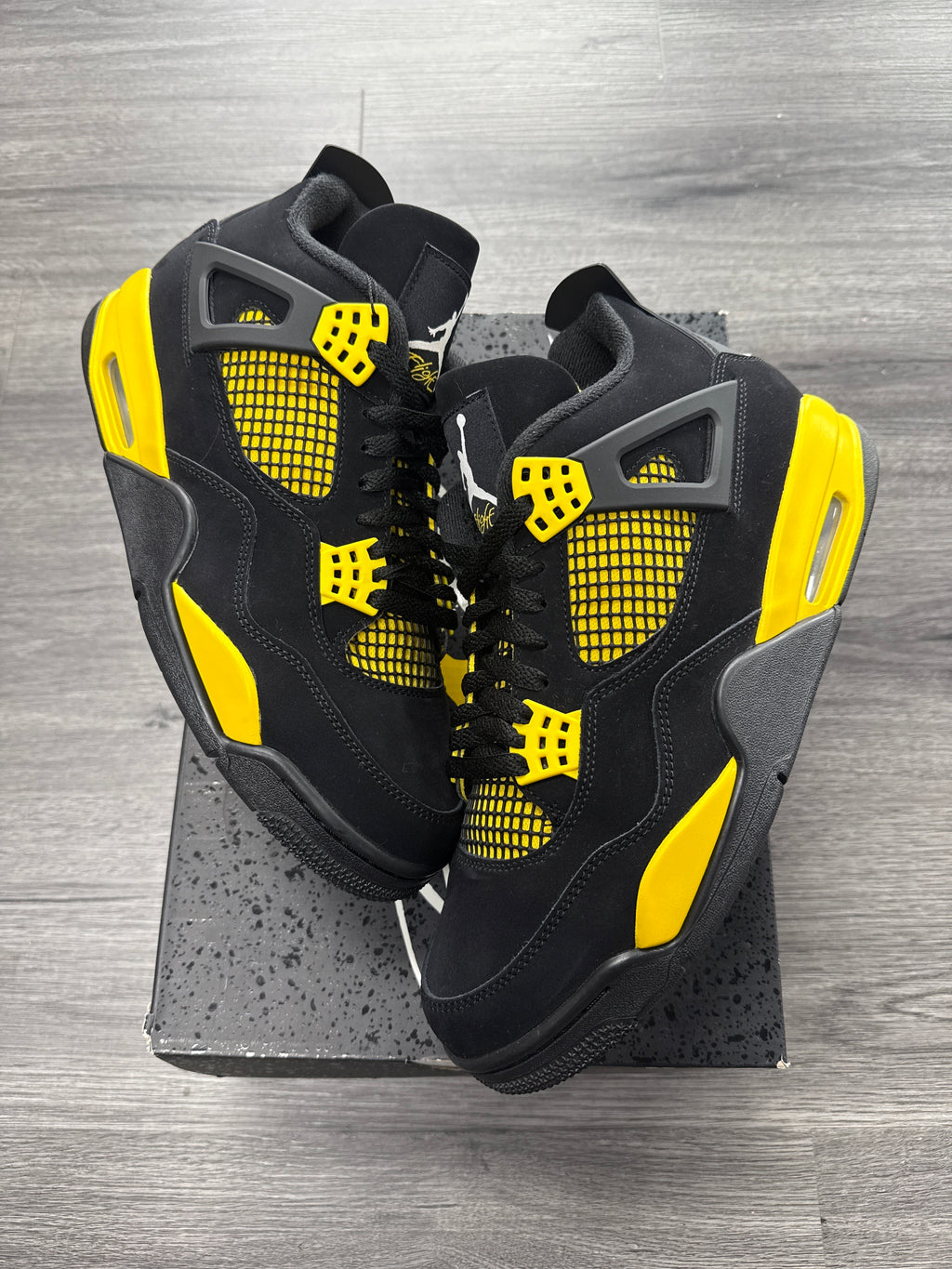 Jordan 4 Thunder - size 10