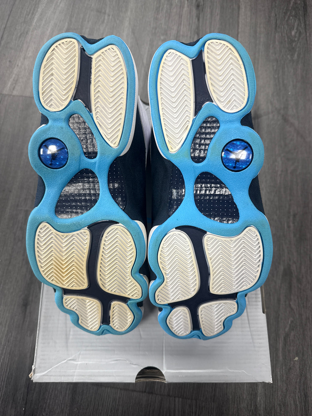 Jordan 13 Powder Blue - size 9.5