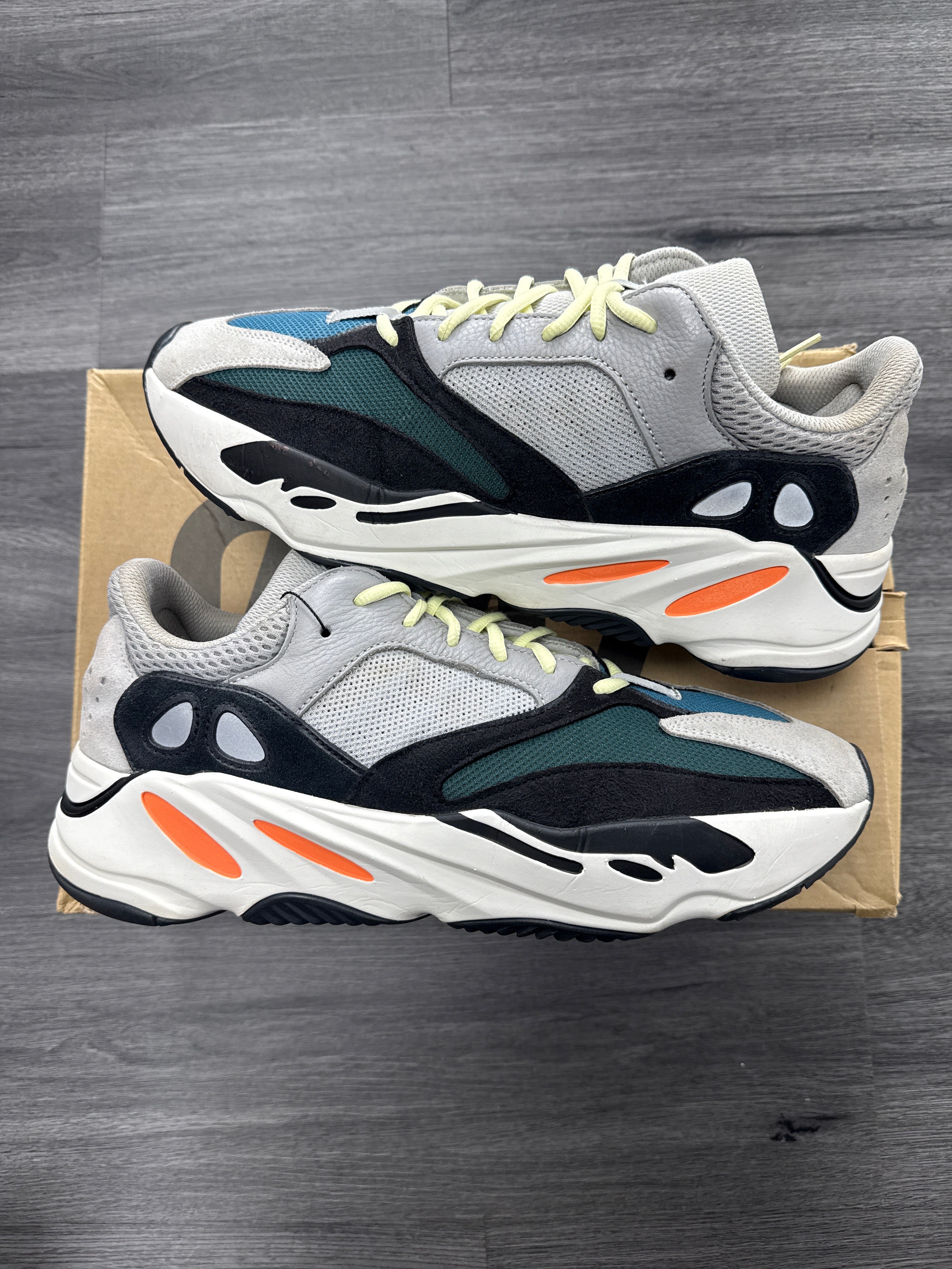Yeezy 700 Wave Runner - Size 13
