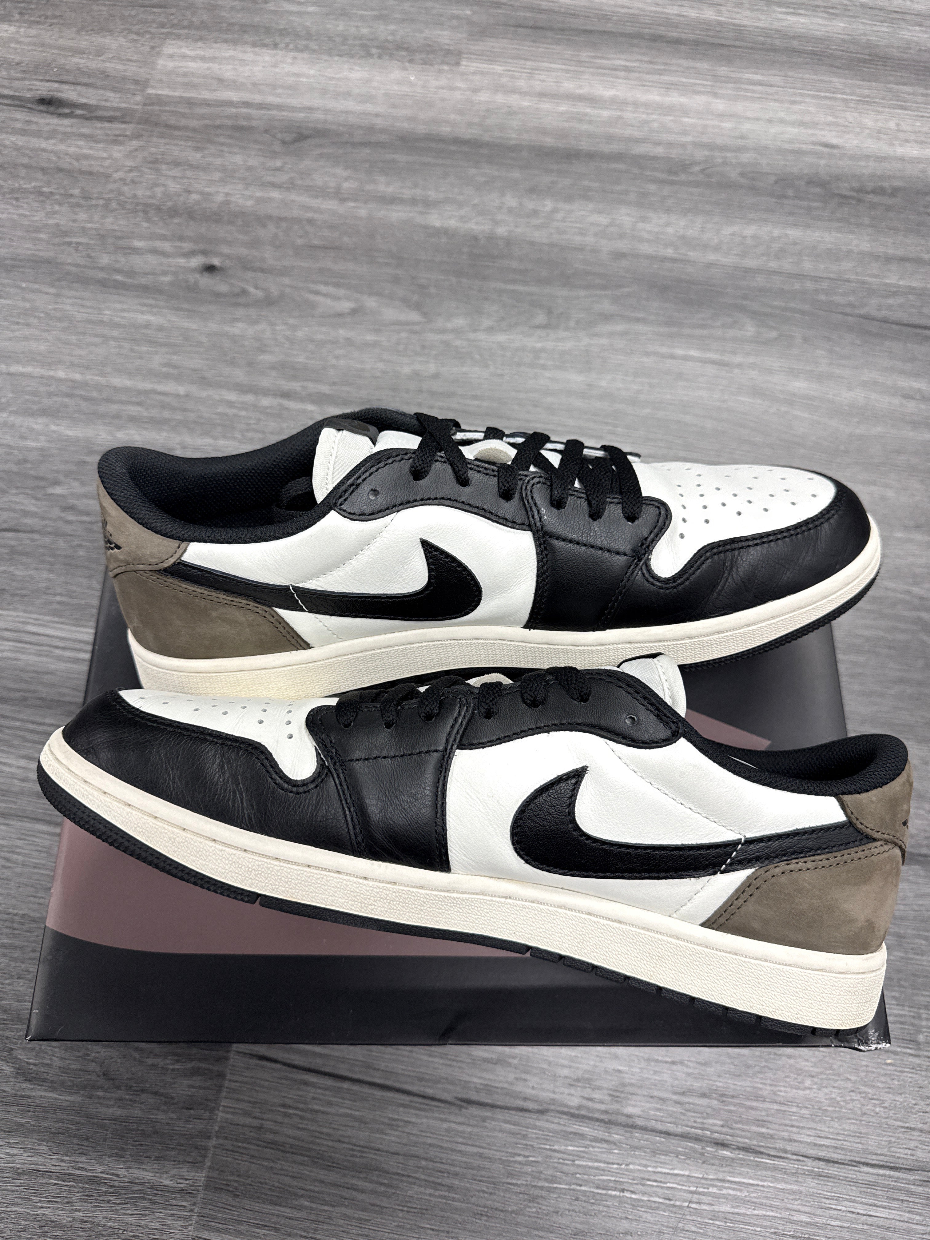 Jordan 1 Low Mocha - Size 13