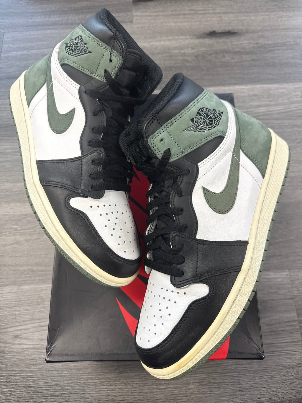 Jordan 1 Clay Green - size 9.5