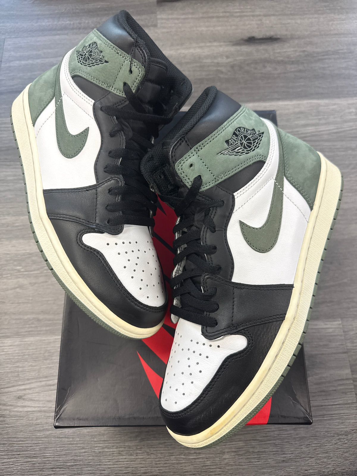 Jordan 1 Clay Green - size 9.5