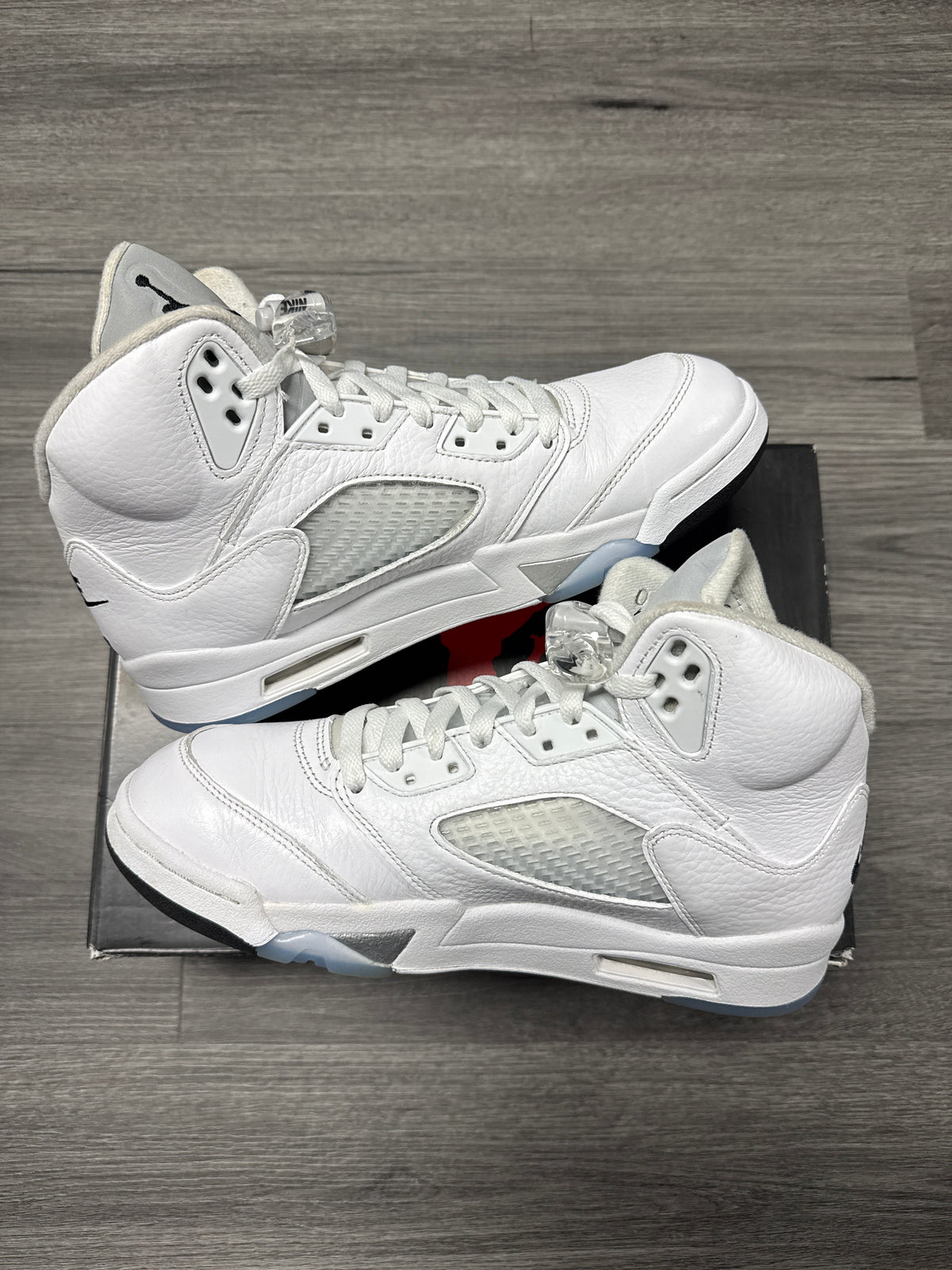 Jordan 5 White Metallic - size 8