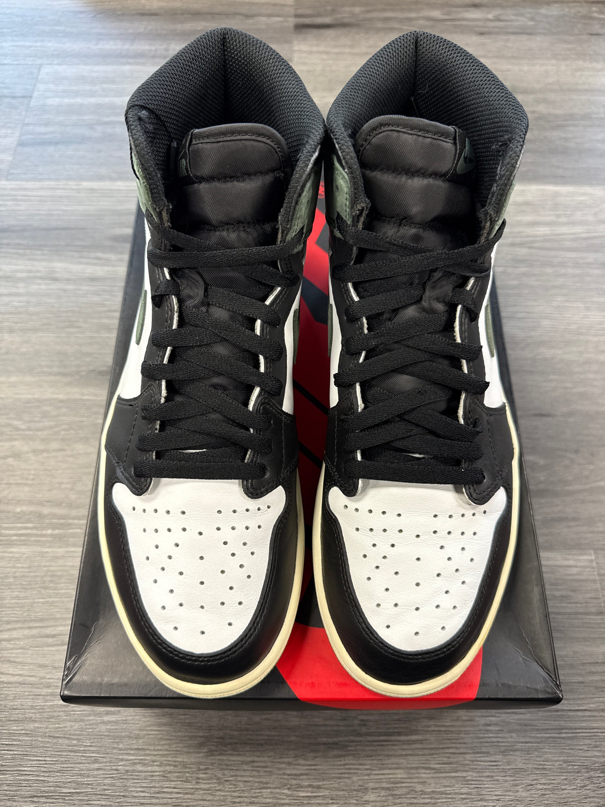 Jordan 1 Clay Green - size 9.5