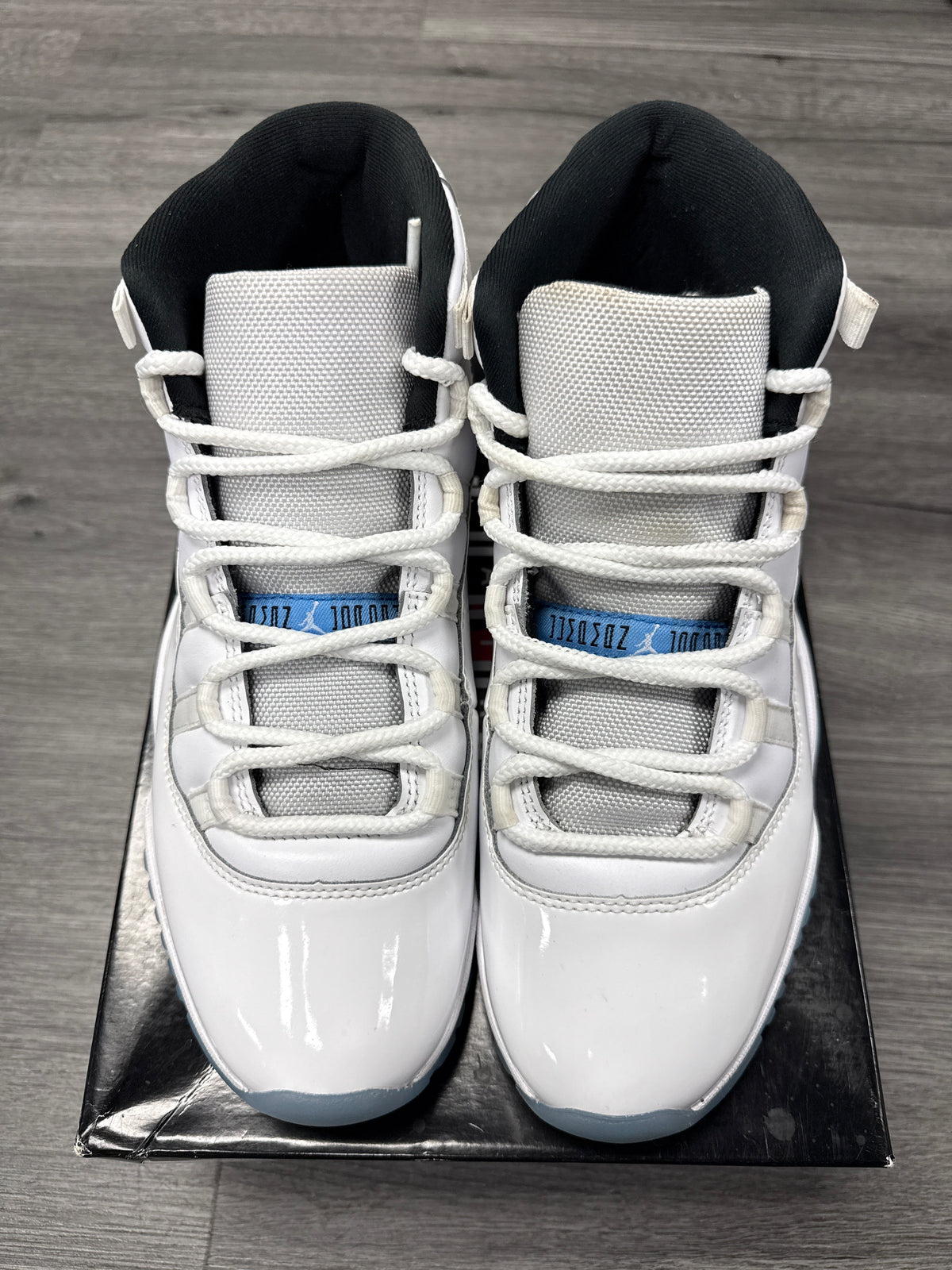 Jordan 11 Legend Blue - size 9