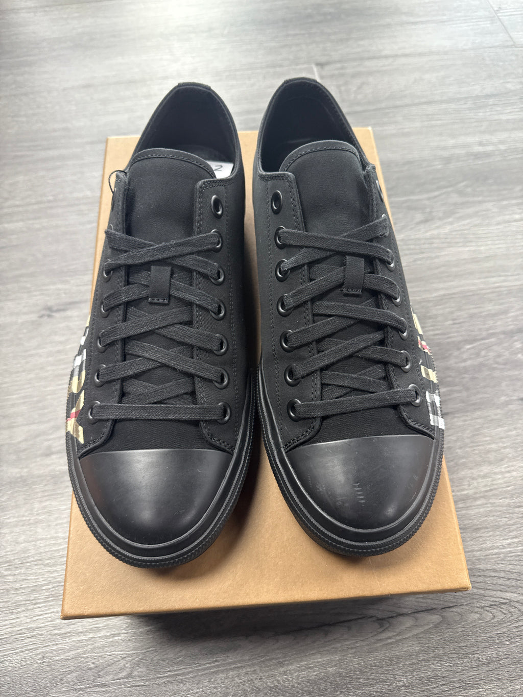 Burberry Low Top Sneaker - size 9