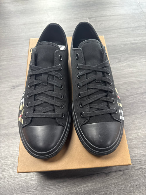 Burberry Low Top Sneaker - size 9
