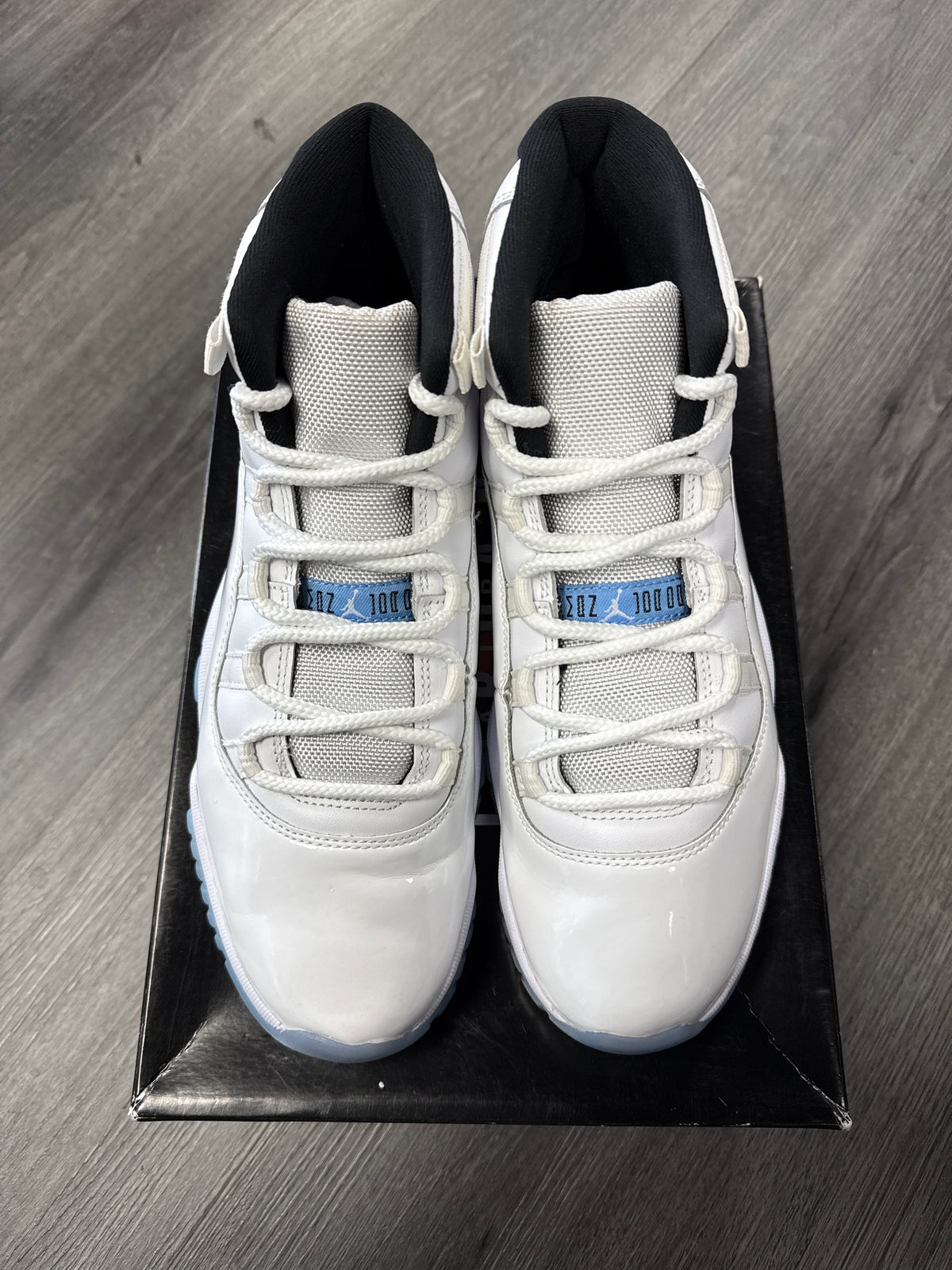Jordan 11 Legend Blue - size 9