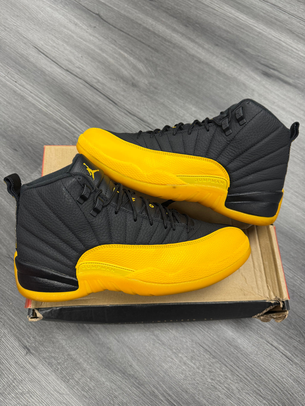 Jordan 12 University Gold - size 10