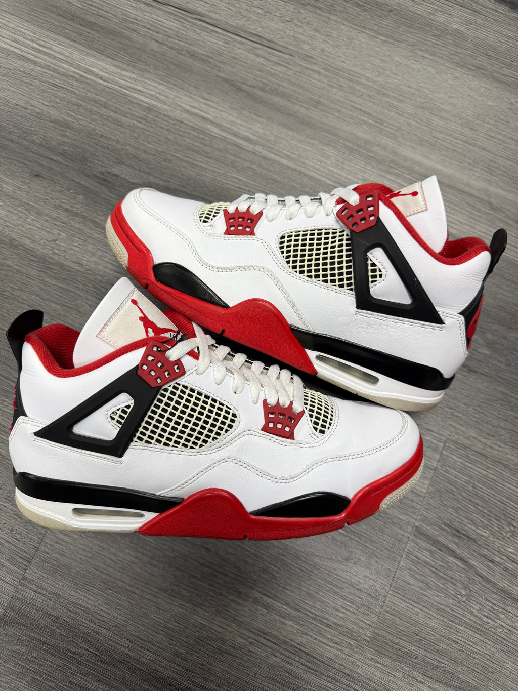 Jordan 4 Fire Red - size 10.5