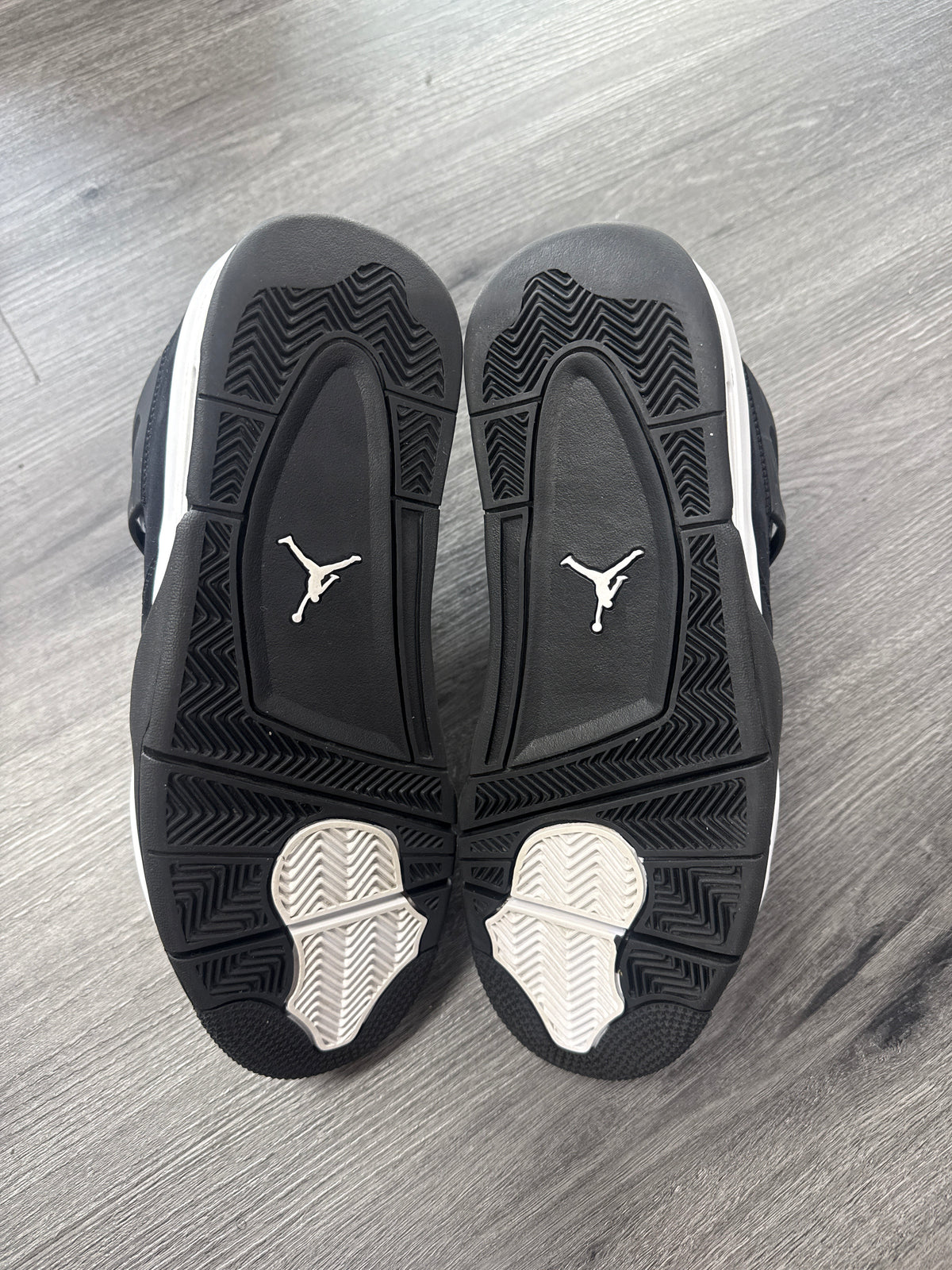Jordan 4 White Thunder - size 10
