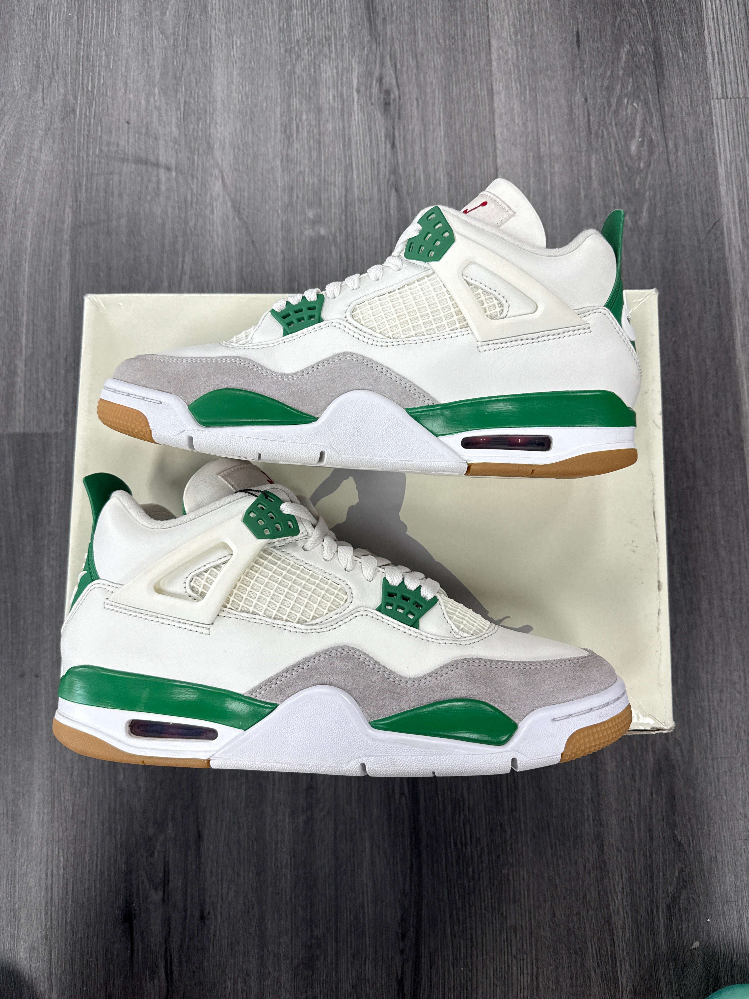 Jordan 4 SB Pine Green - size 9.5