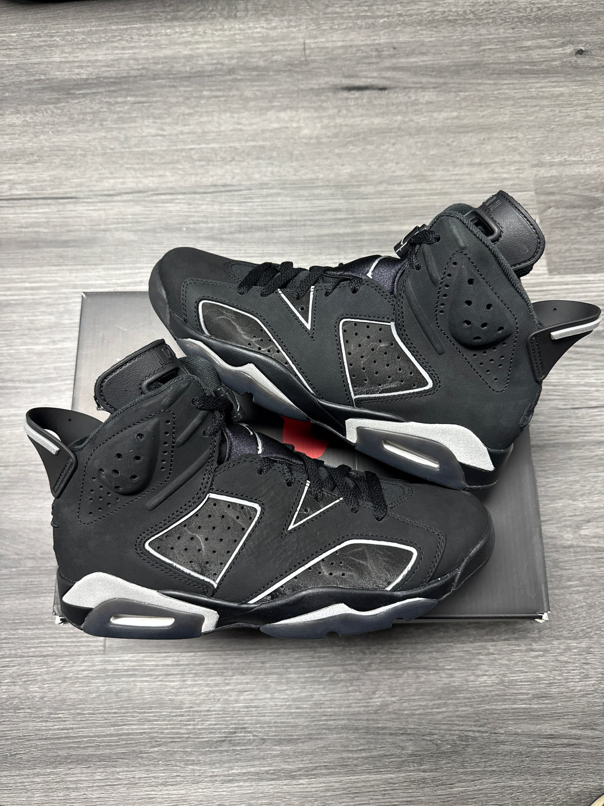 Jordan 6 Cap and Gown - size 8