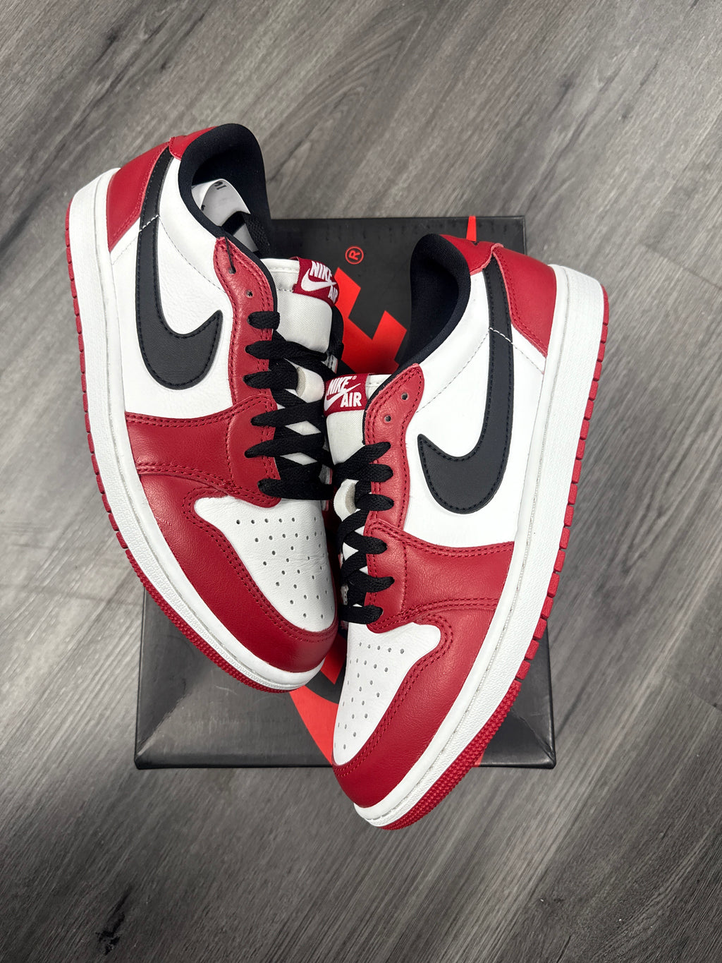 Jordan 1 Low Chicago 2026 - size 9.5
