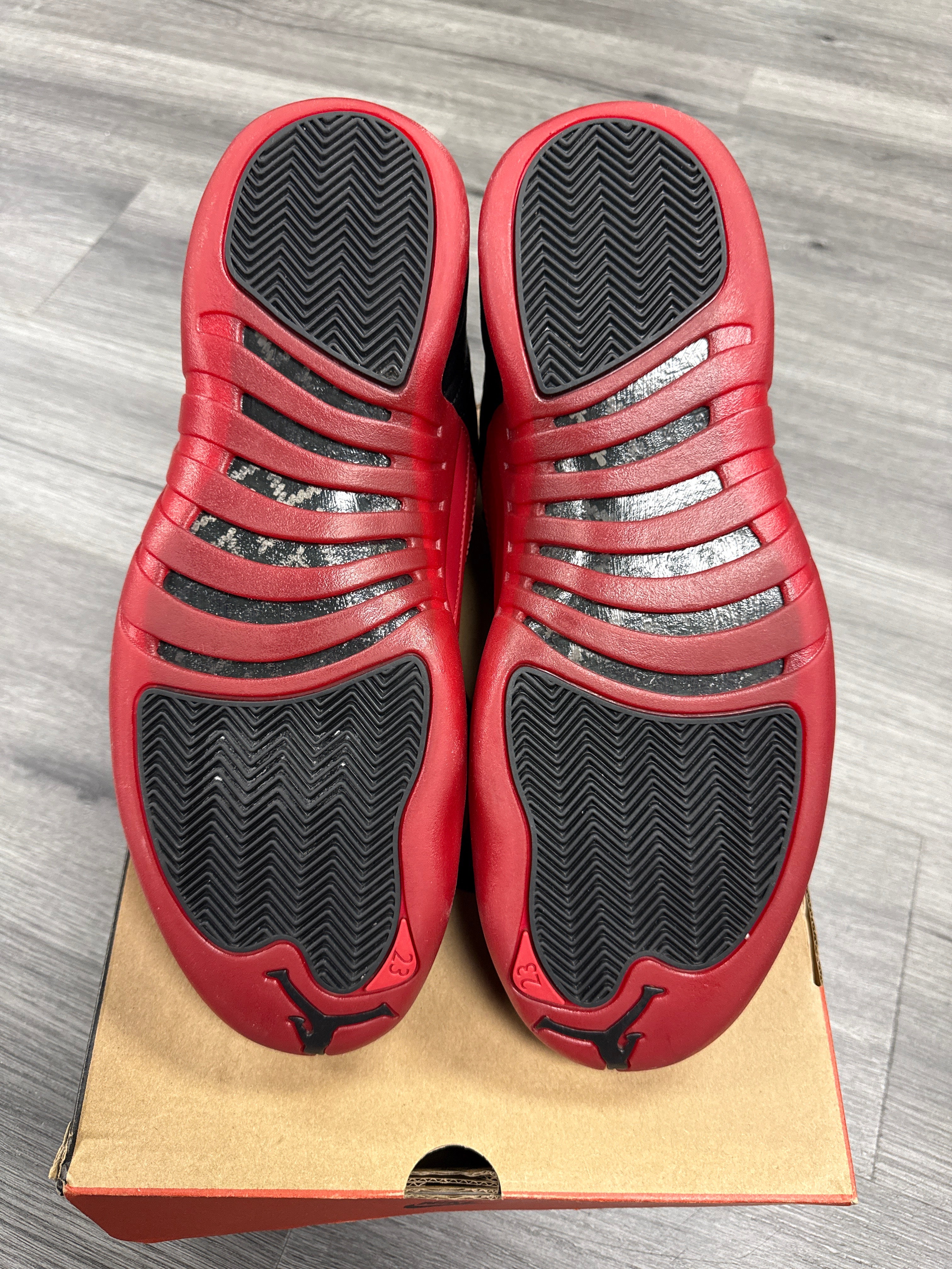Jordan 12 Flu Game - Size 13