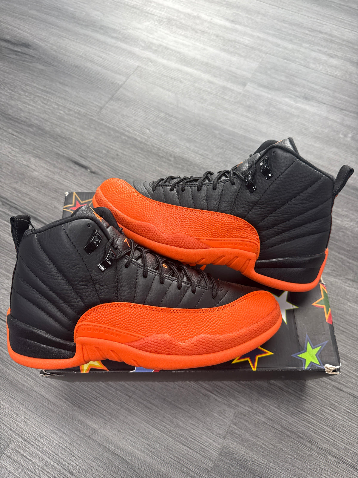 Jordan 12 Brilliant Orange - size 8.5m