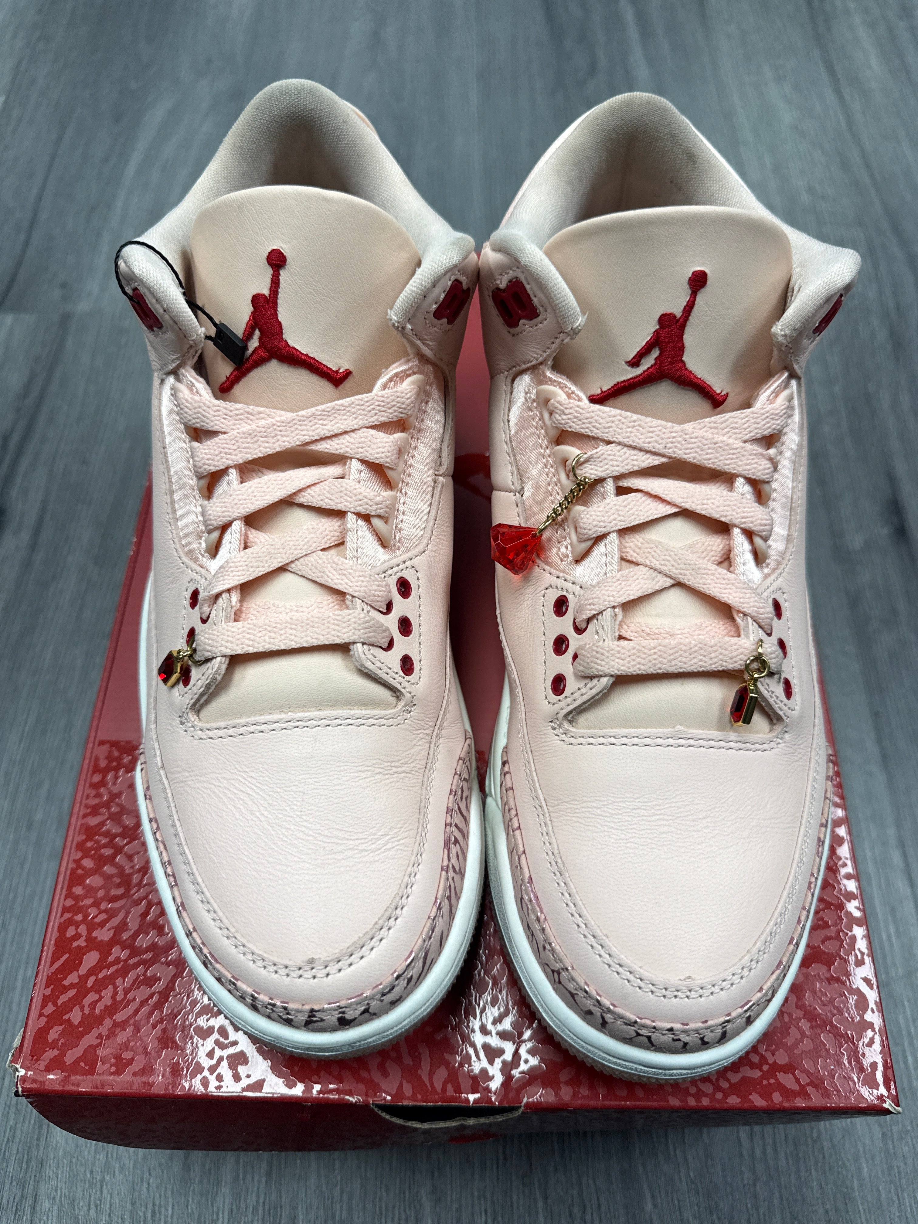 Jordan 3 Valentine (2025) - size 7m/8.5w
