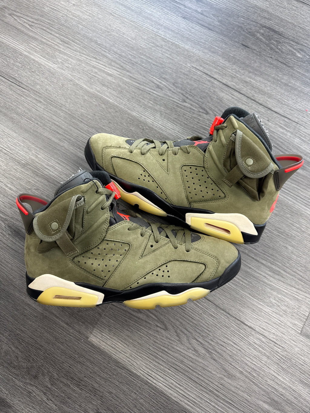 Jordan 6 Travis Scott OG - size 10.5