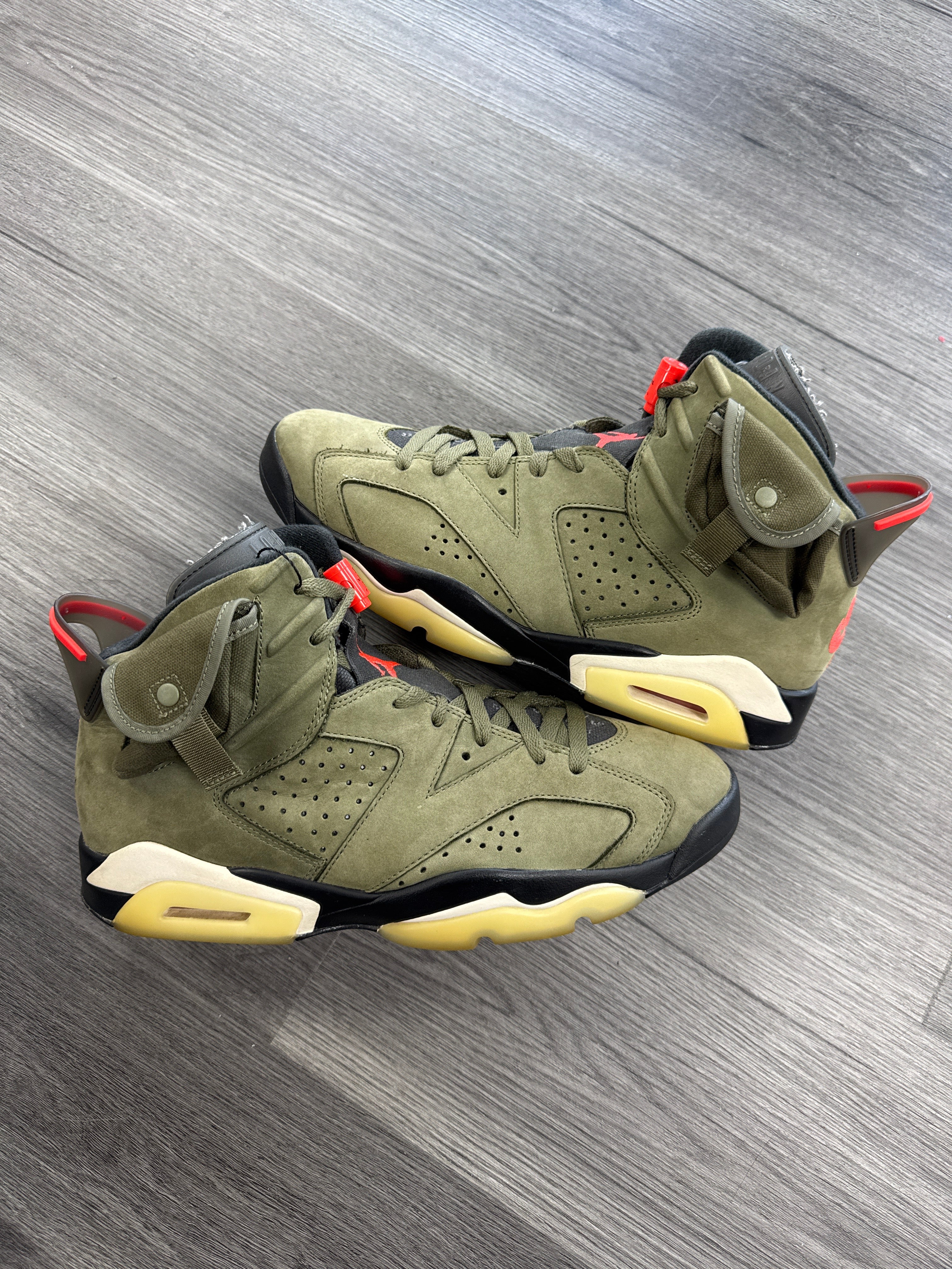 Jordan 6 Travis Scott OG - size 10.5