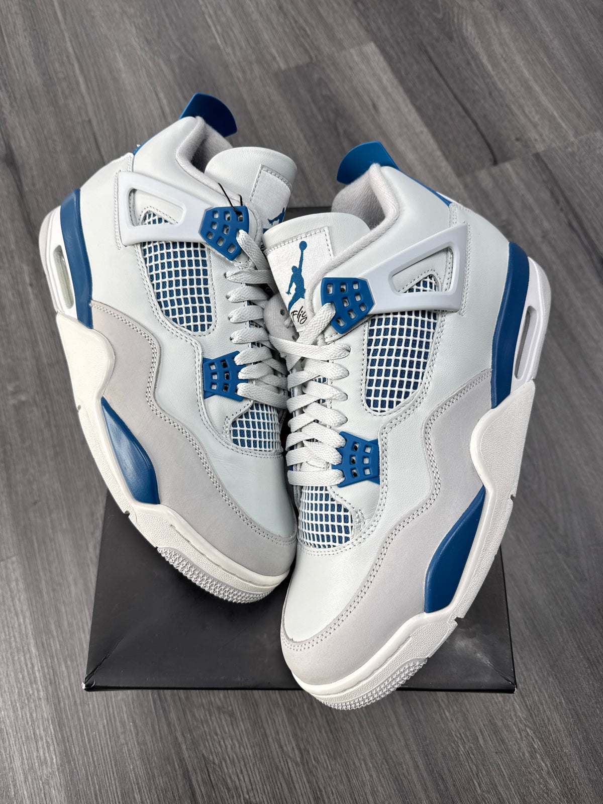 Jordan 4 Military Blue - size 10.5
