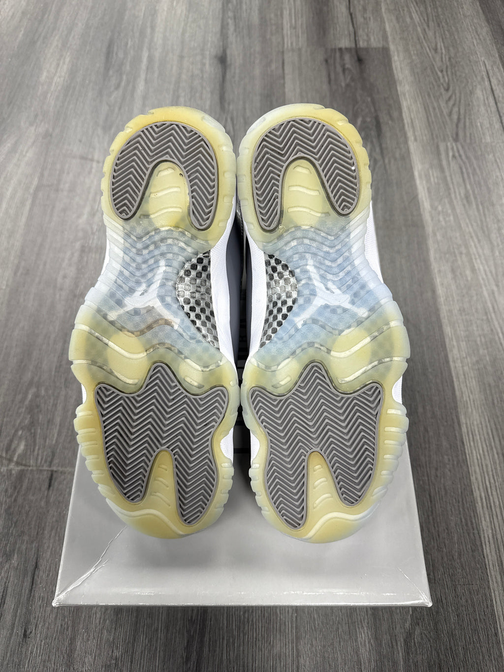 Jordan 11 Cool Grey - size 9.5