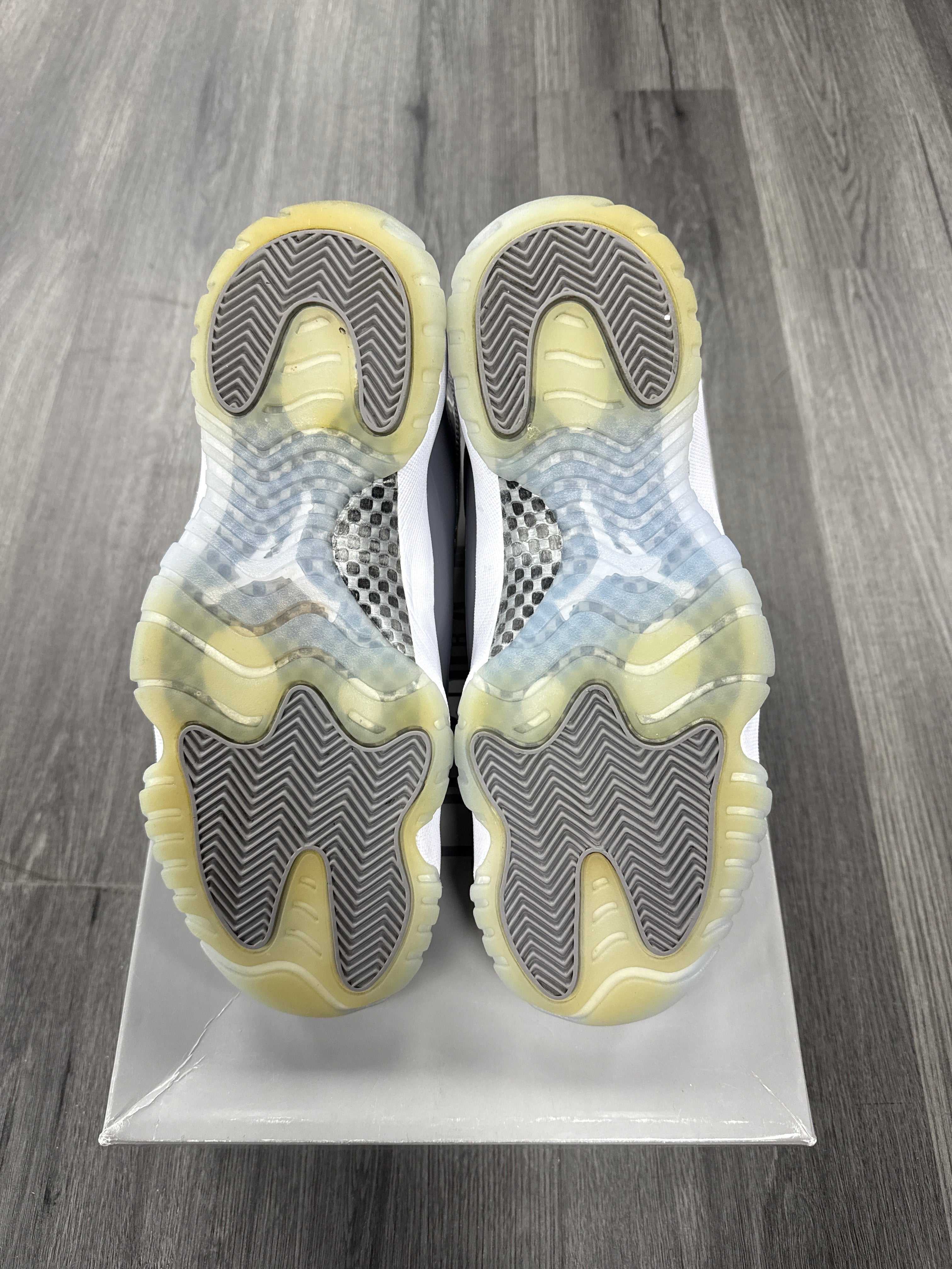 Jordan 11 Cool Grey - size 9.5