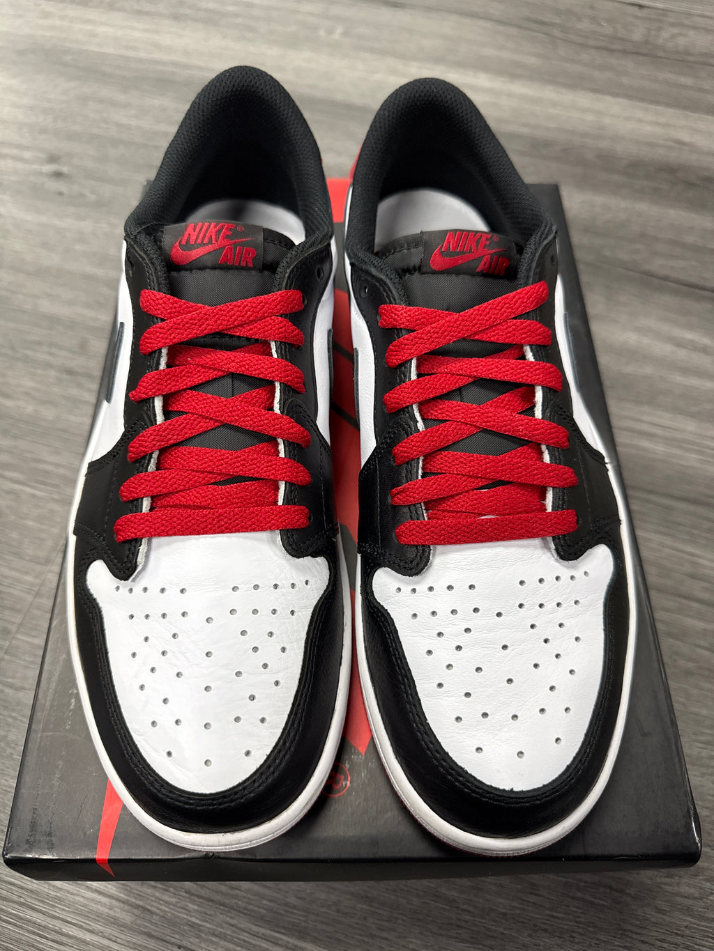 Jordan 1 Low Black Toe - size 10.5