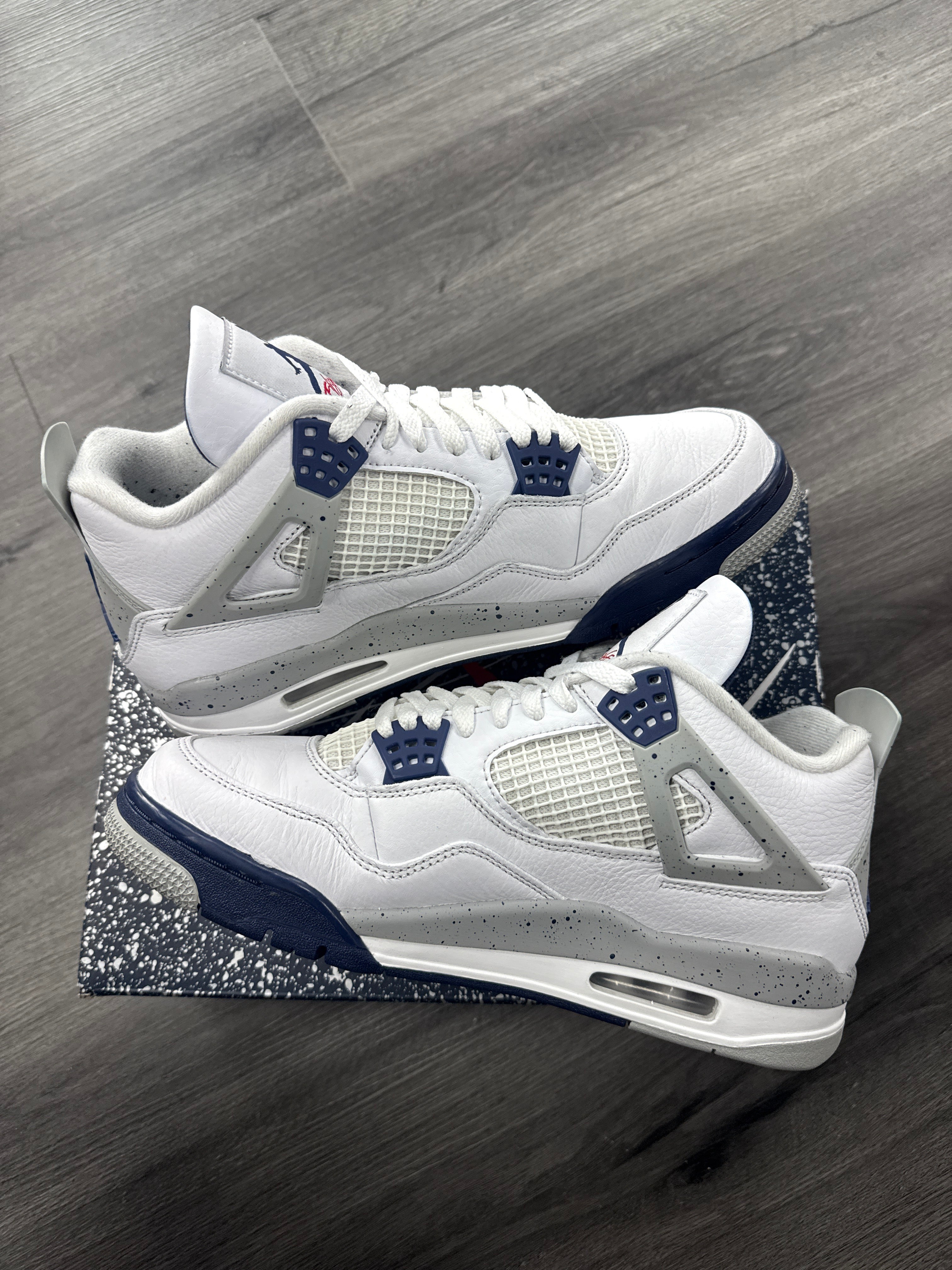 Jordan 4 Midnight Navy - size 9