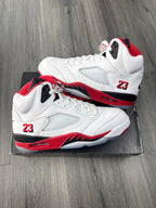 Jordan 5 Fire Red - size 8.5