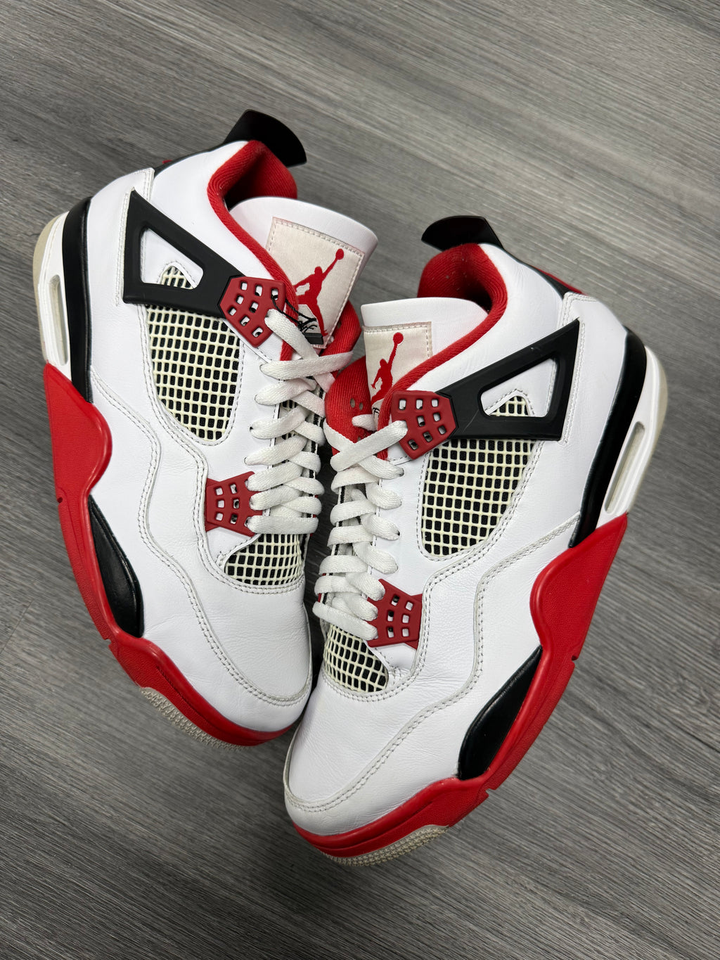 Jordan 4 Fire Red - size 10.5