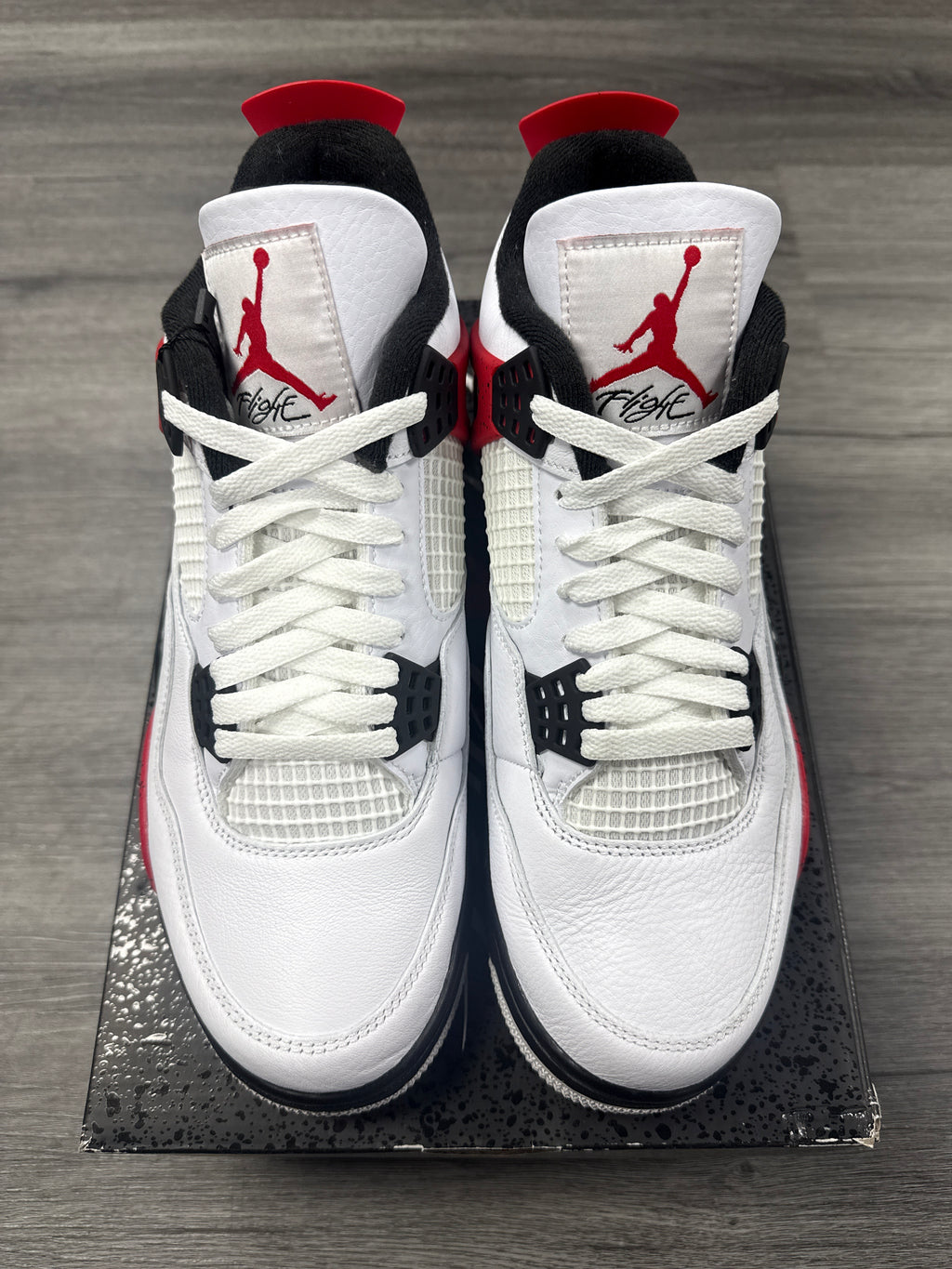 Jordan 4 Red Cement - size 9