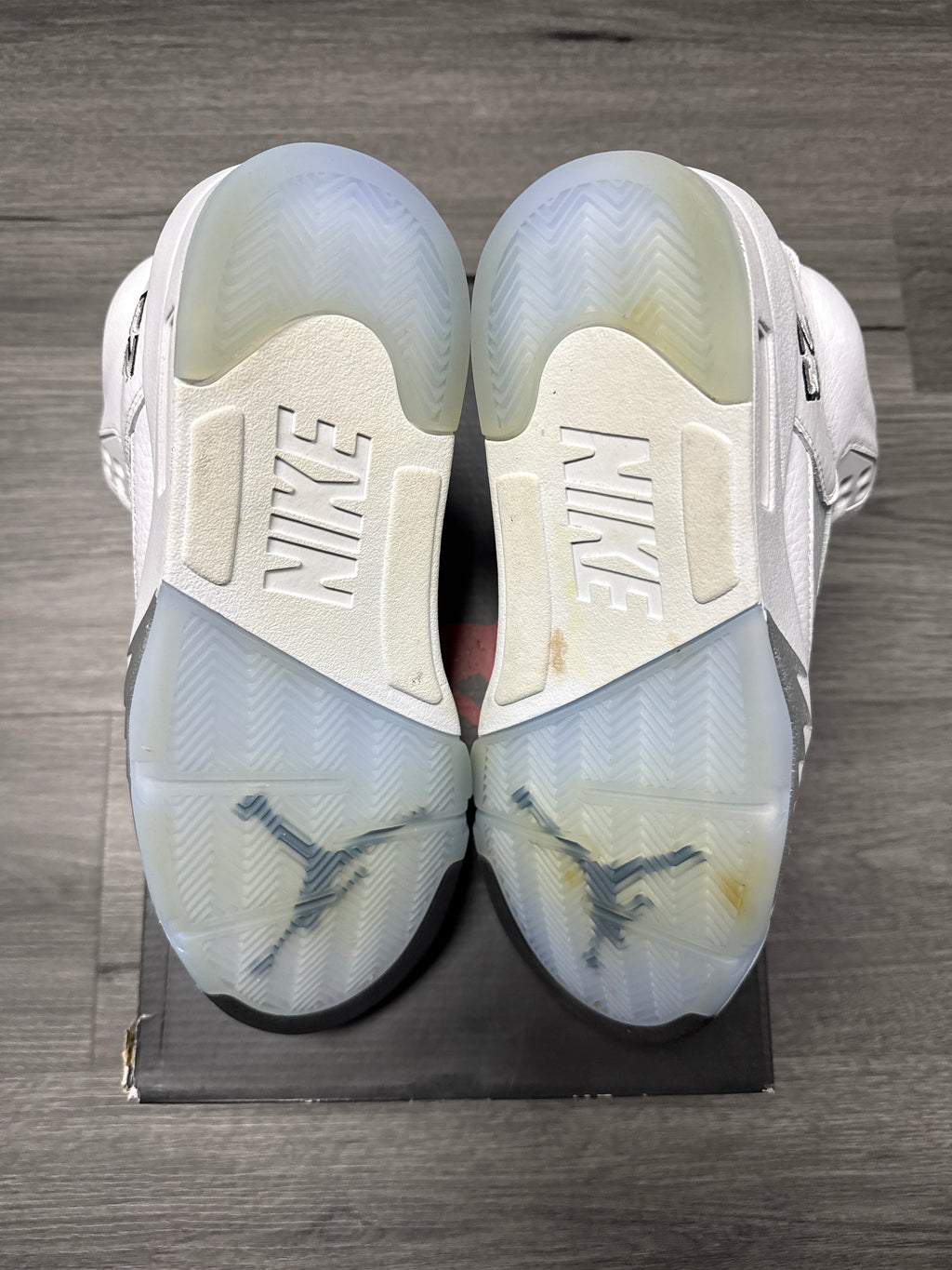 Jordan 5 White Metallic - size 8