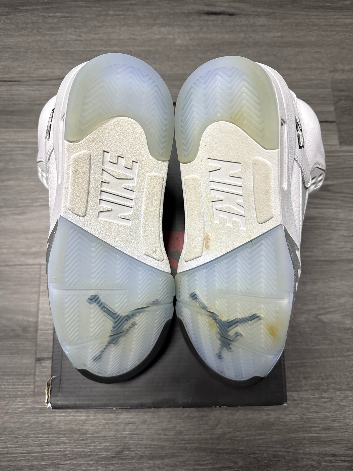 Jordan 5 White Metallic - size 8