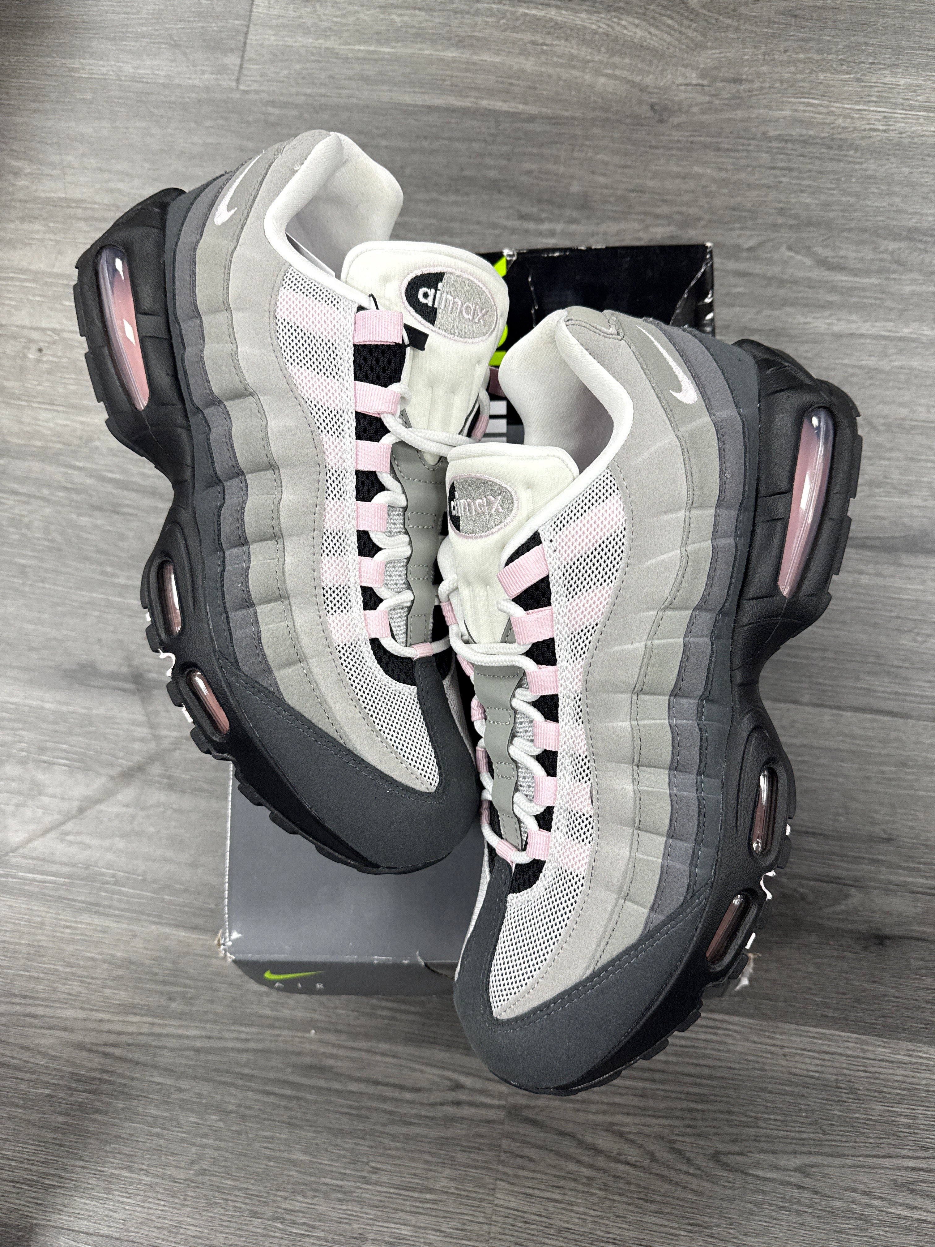 Nike Airmax 95 Pink Foam - size 11M/12.5W