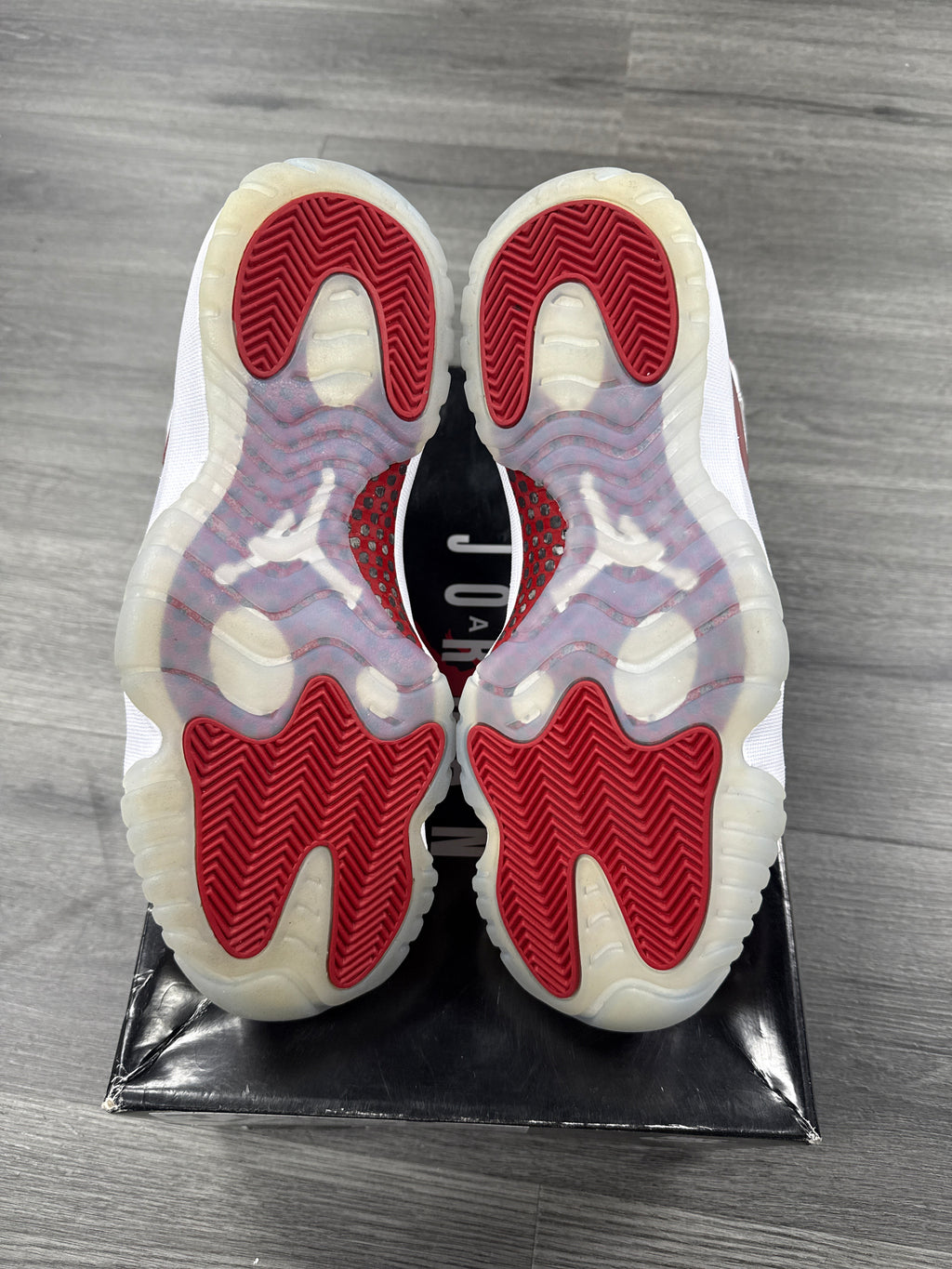 Jordan 11 Cherry - size 9