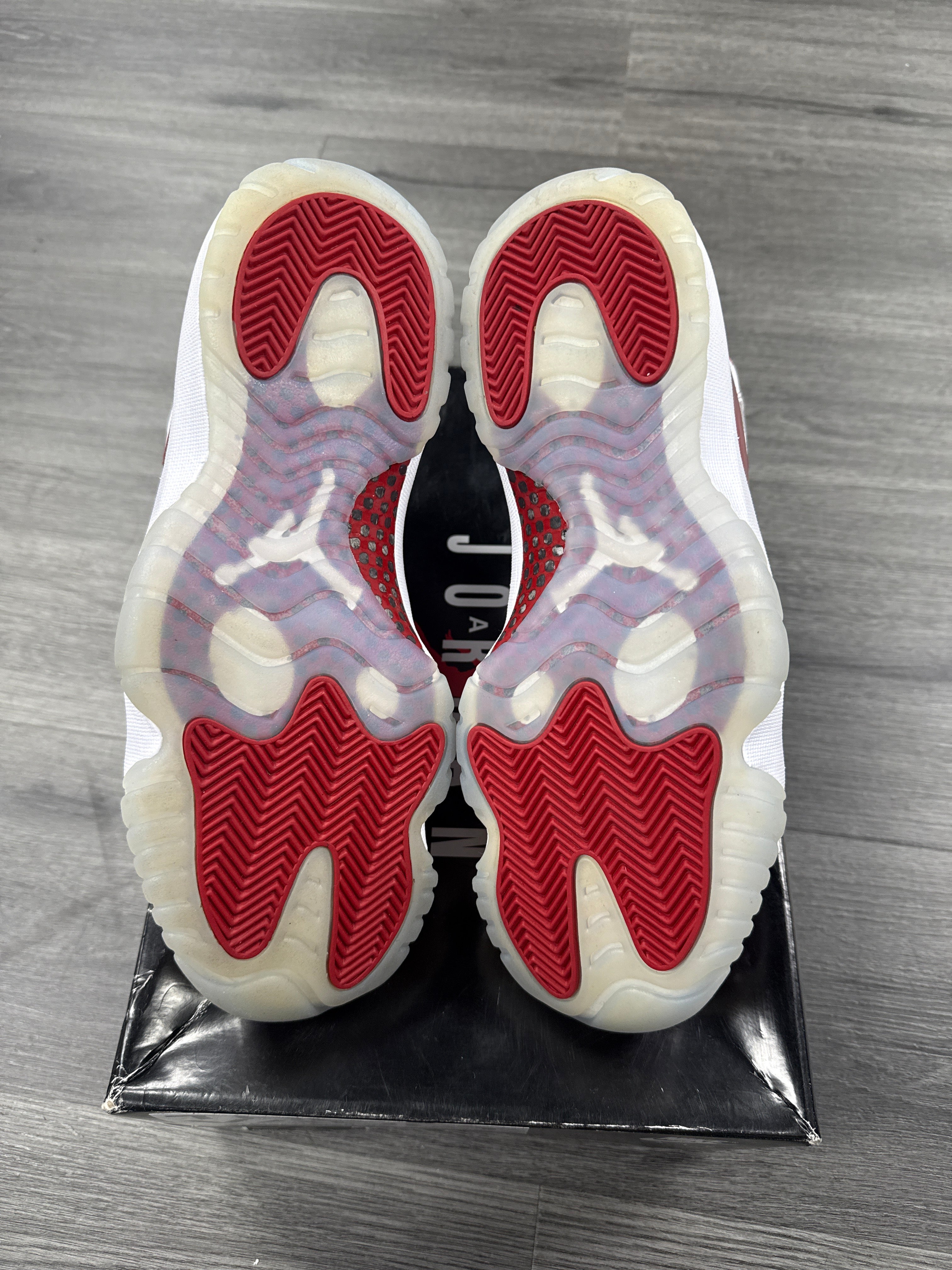 Jordan 11 Cherry - size 9
