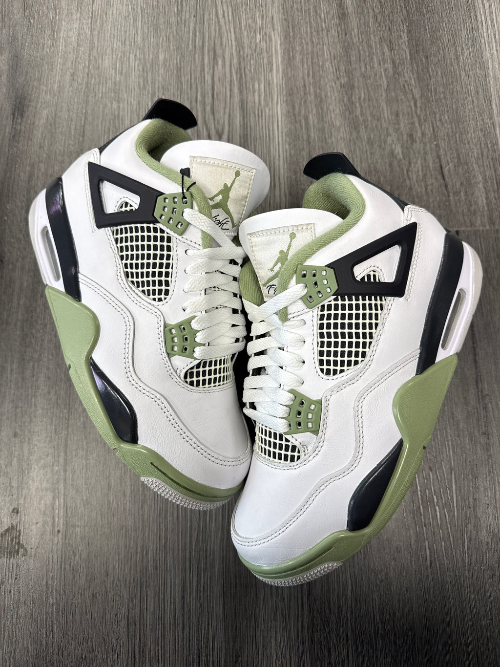 Jordan 4 Seafoam - size 5.5M/7W