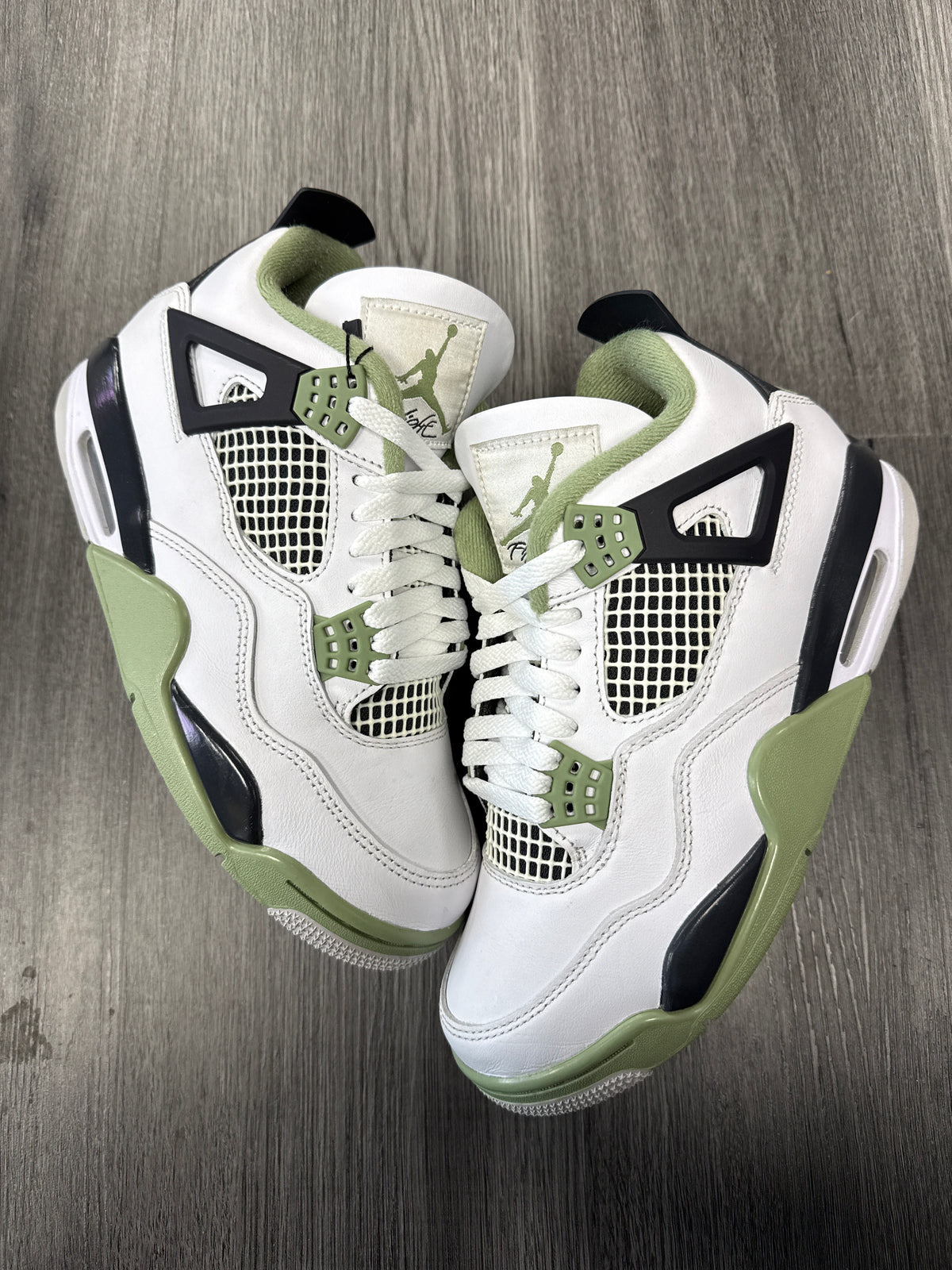 Jordan 4 Seafoam - size 5.5M/7W
