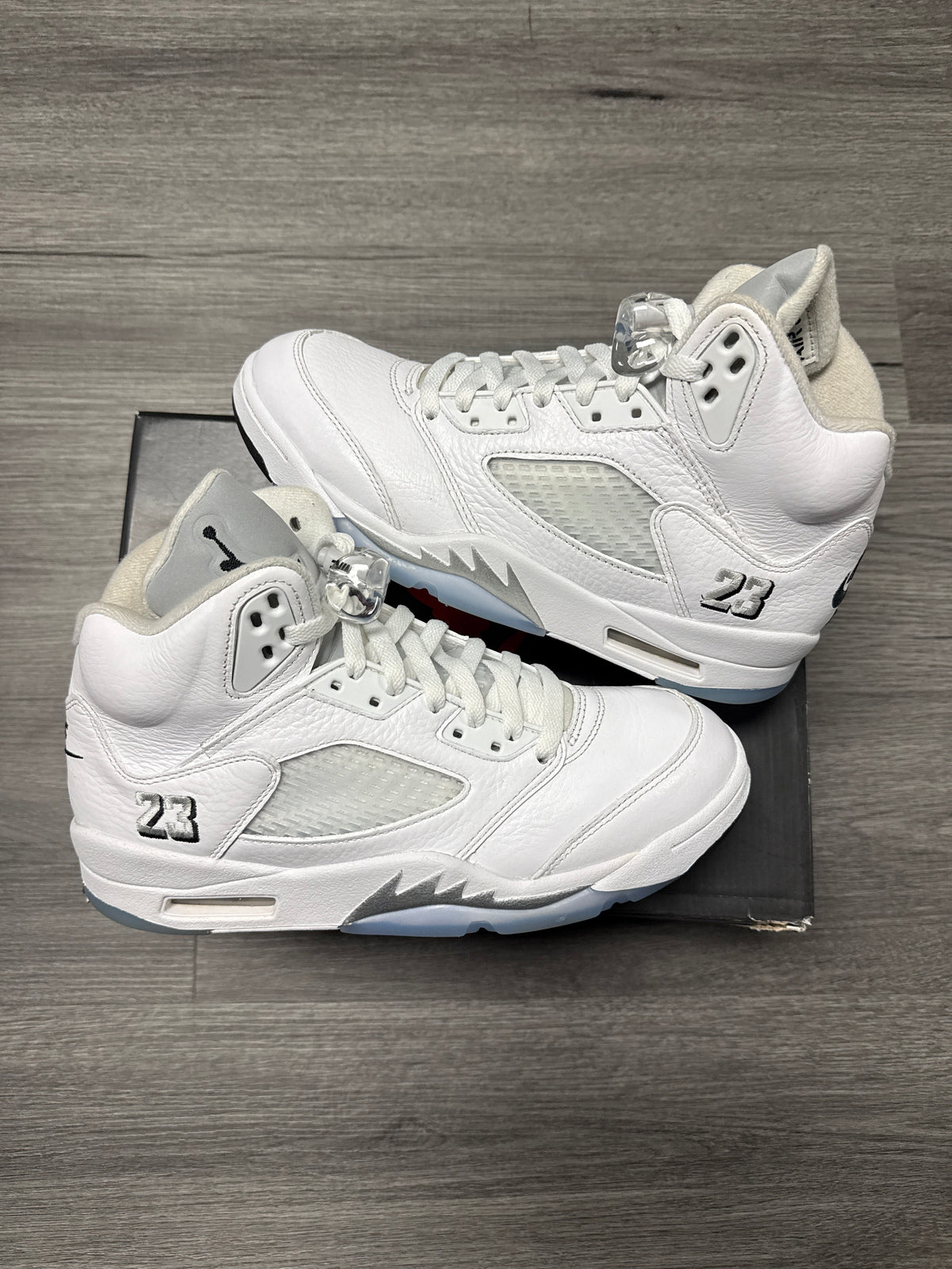 Jordan 5 White Metallic - size 8