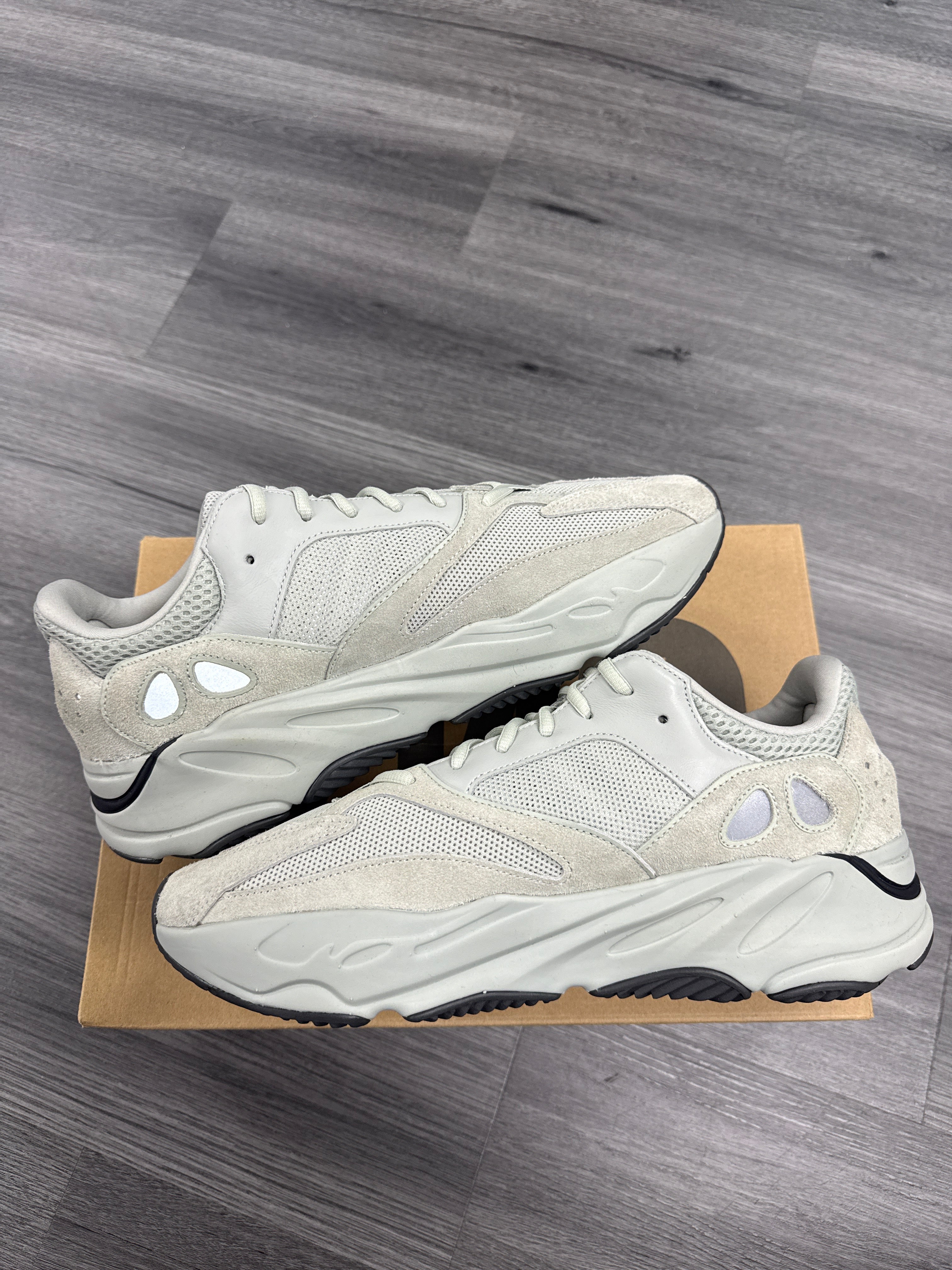 Yeezy Boost 700 Salt - Size 13
