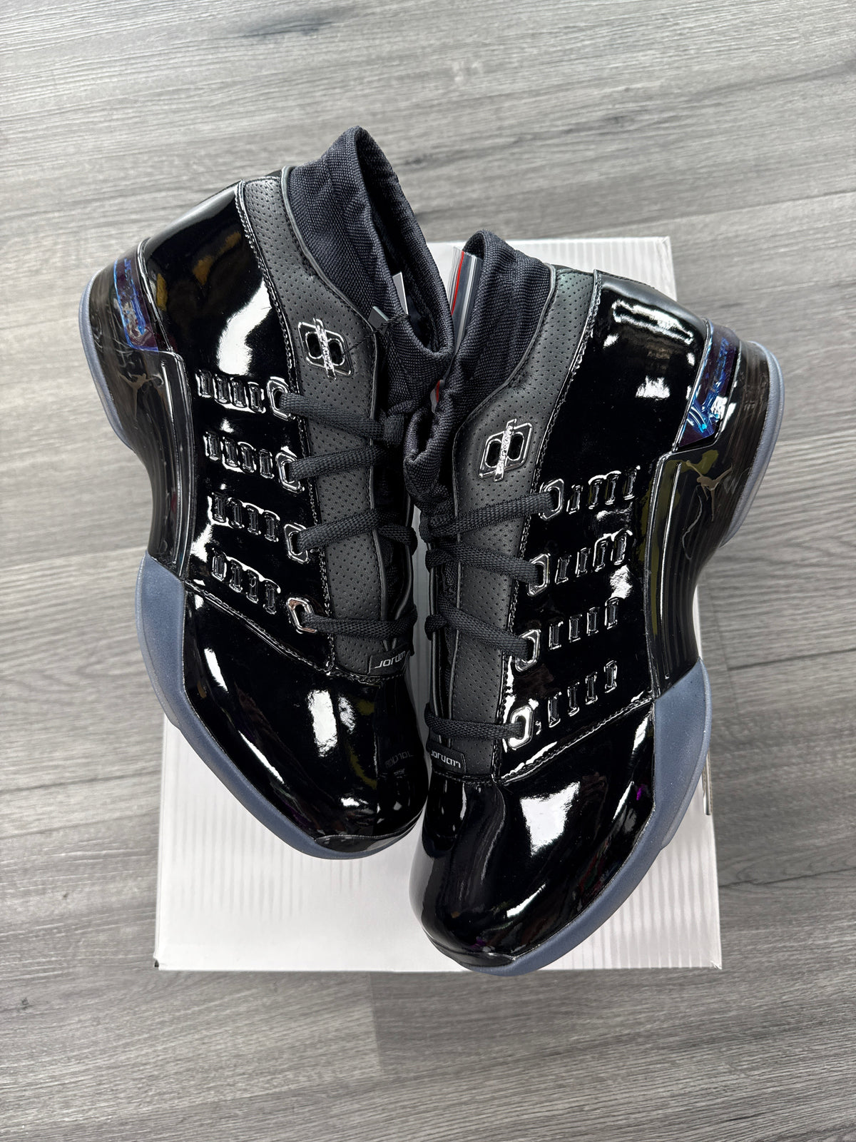 Jordan 17 Low Black Patent - size 8