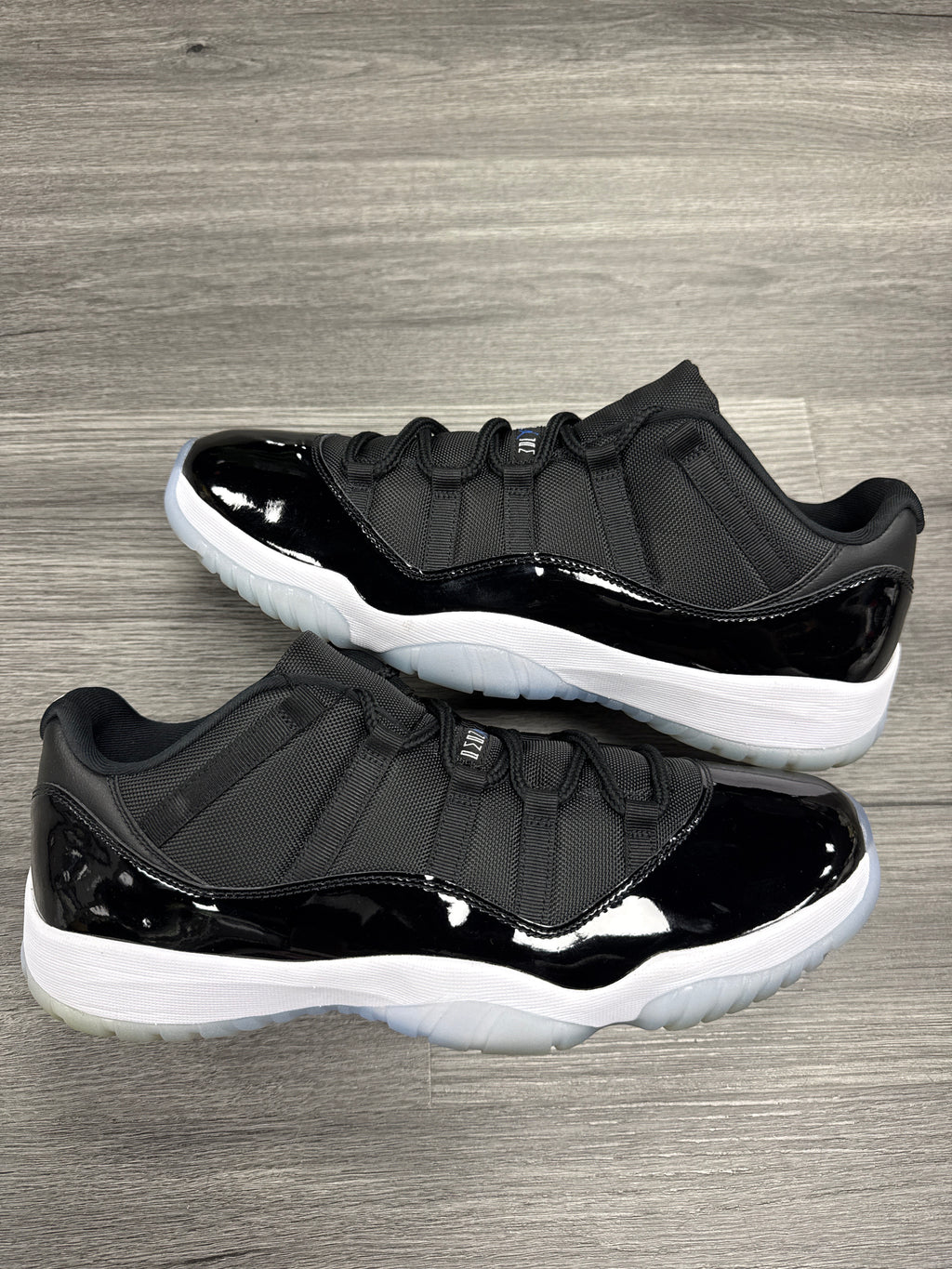 Jordan 11 Low Space Jam - Size 14