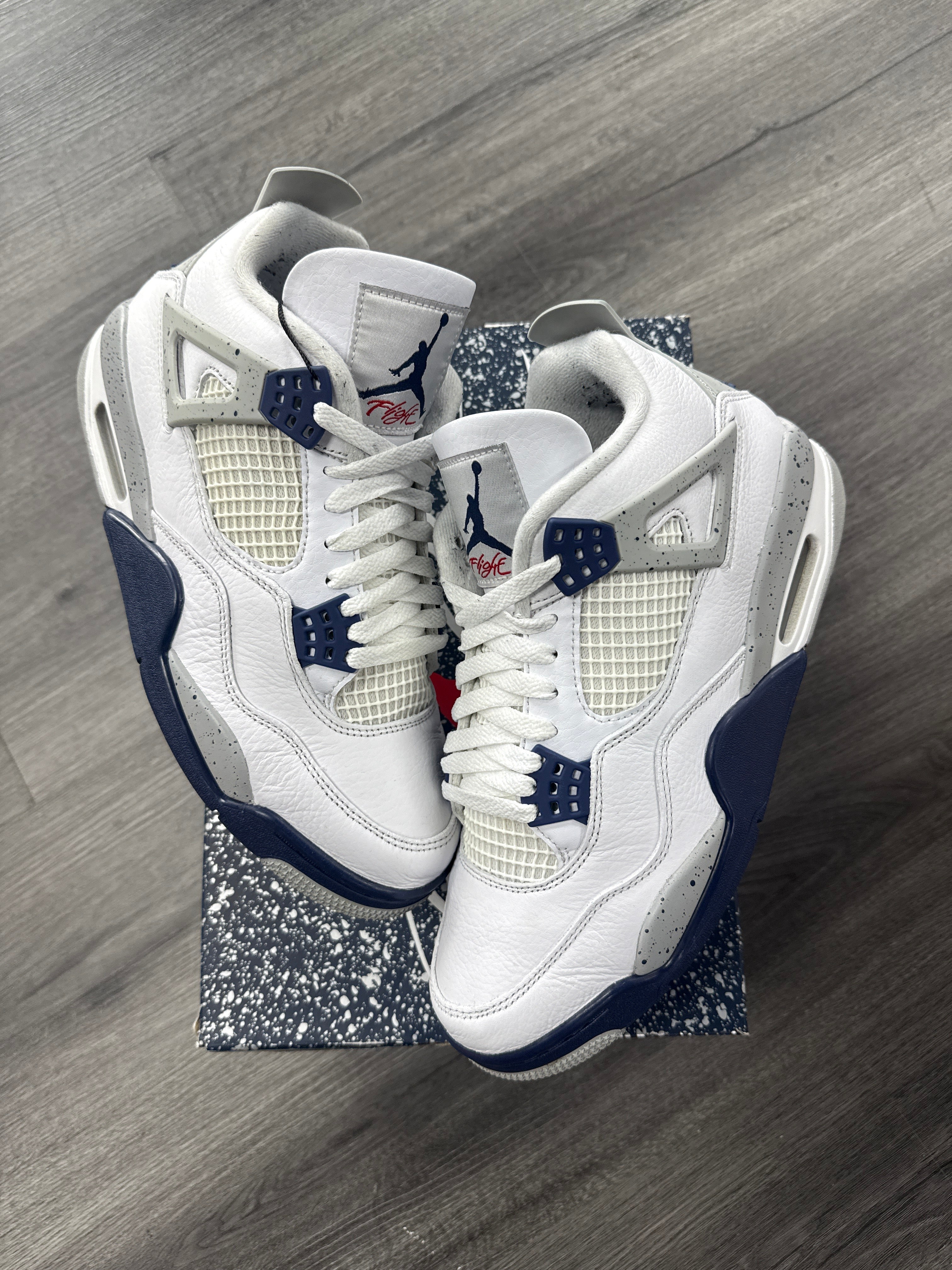 Jordan 4 Midnight Navy - size 9