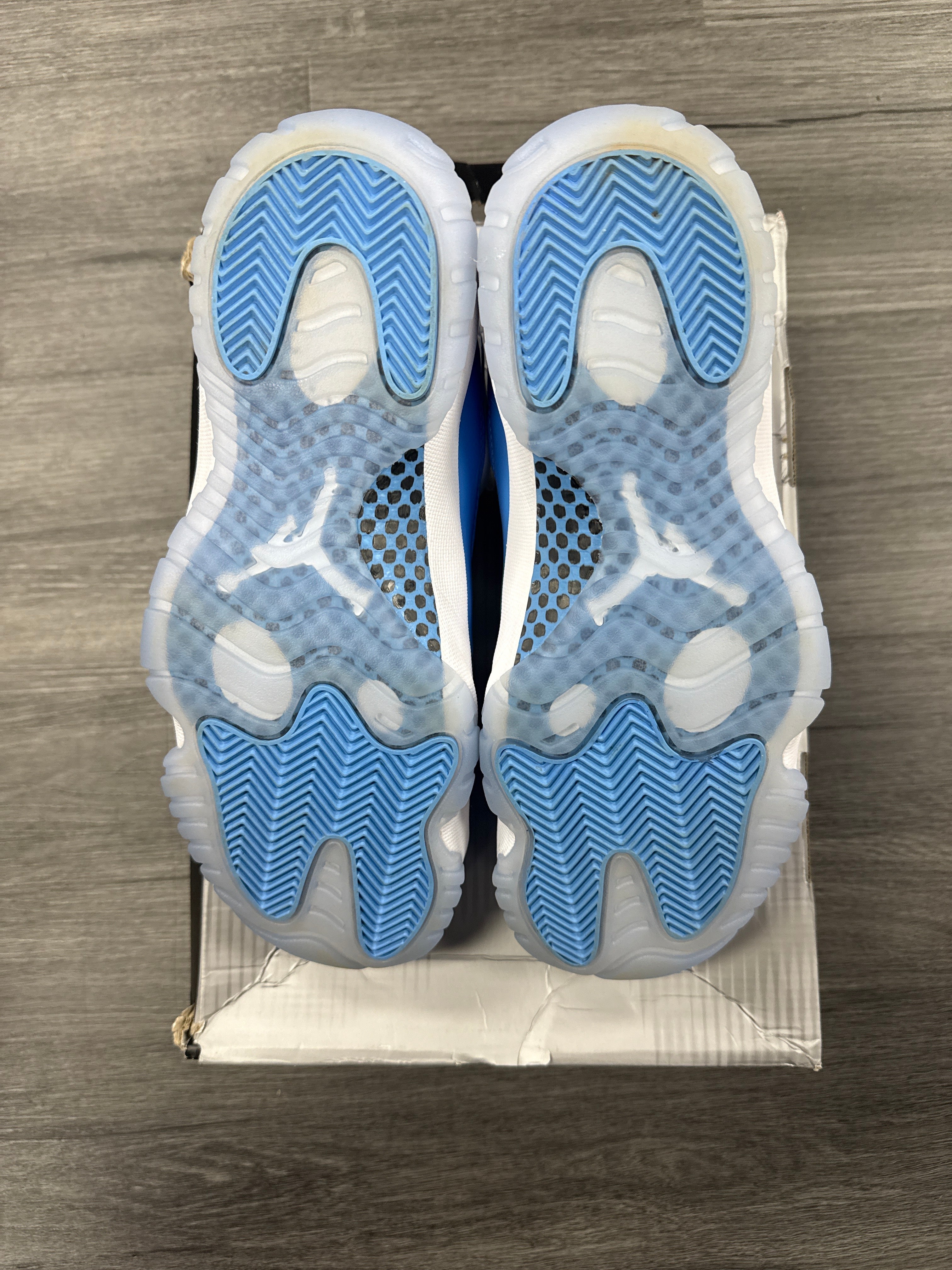 Jordan 11 Low UNC - Size 8.5