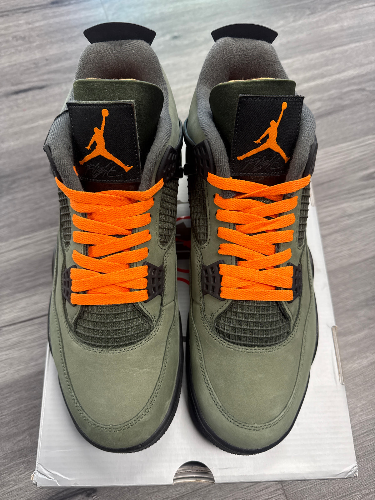 Jordan 4 Undefeated - size 11