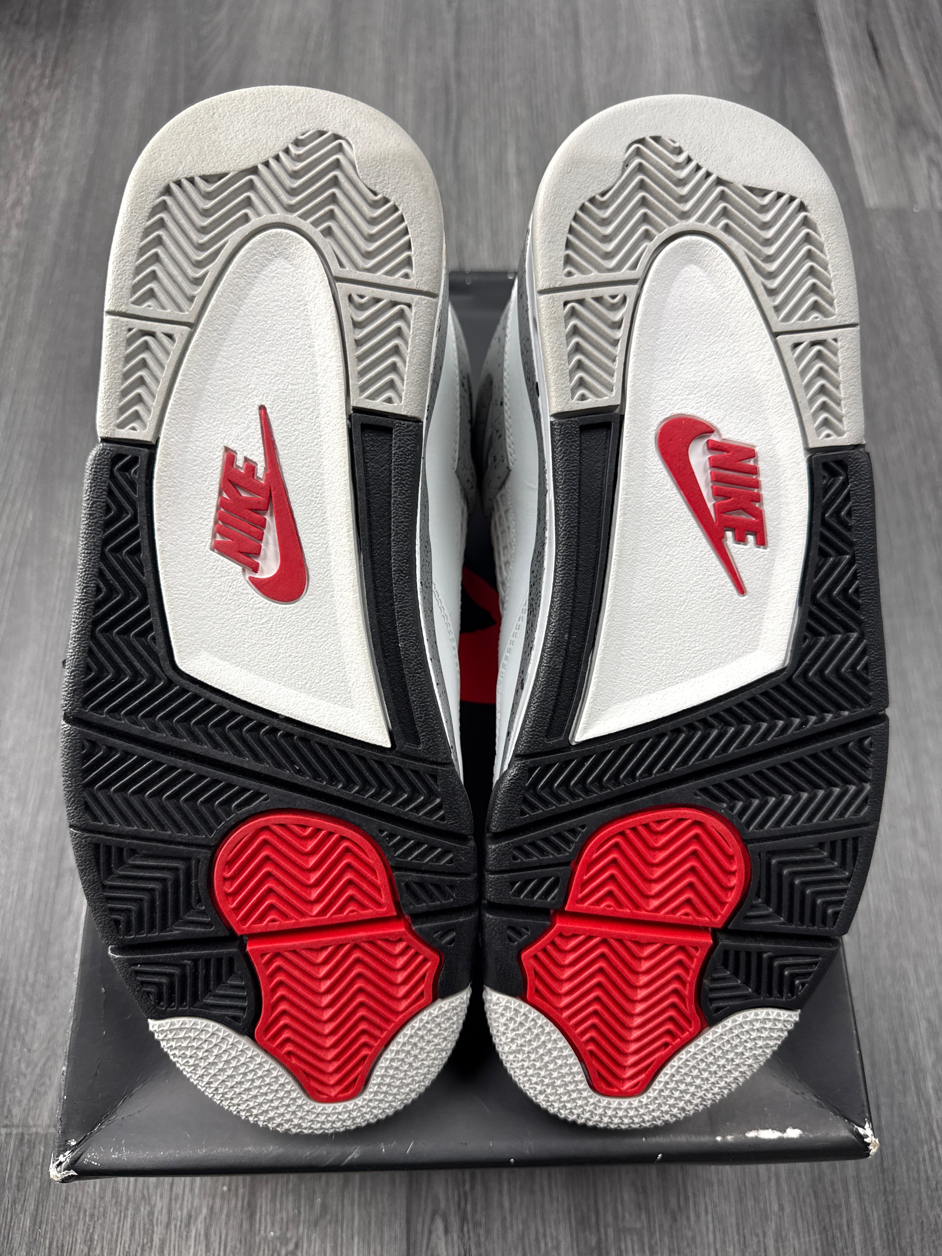 Jordan 4 White Cement - size 8