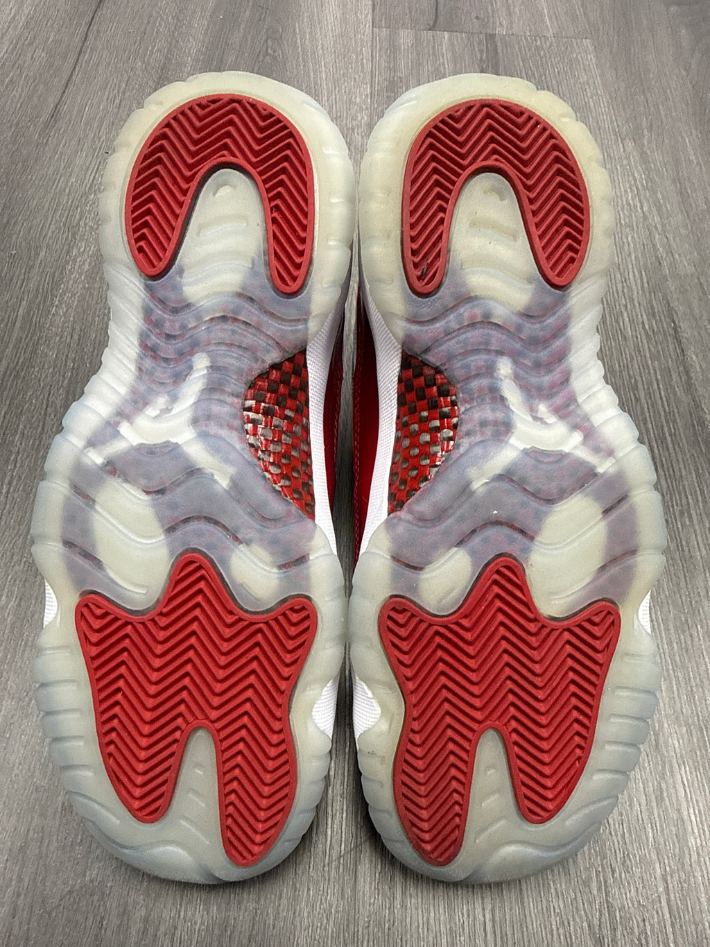 Jordan 11 Cherry GS - size 7