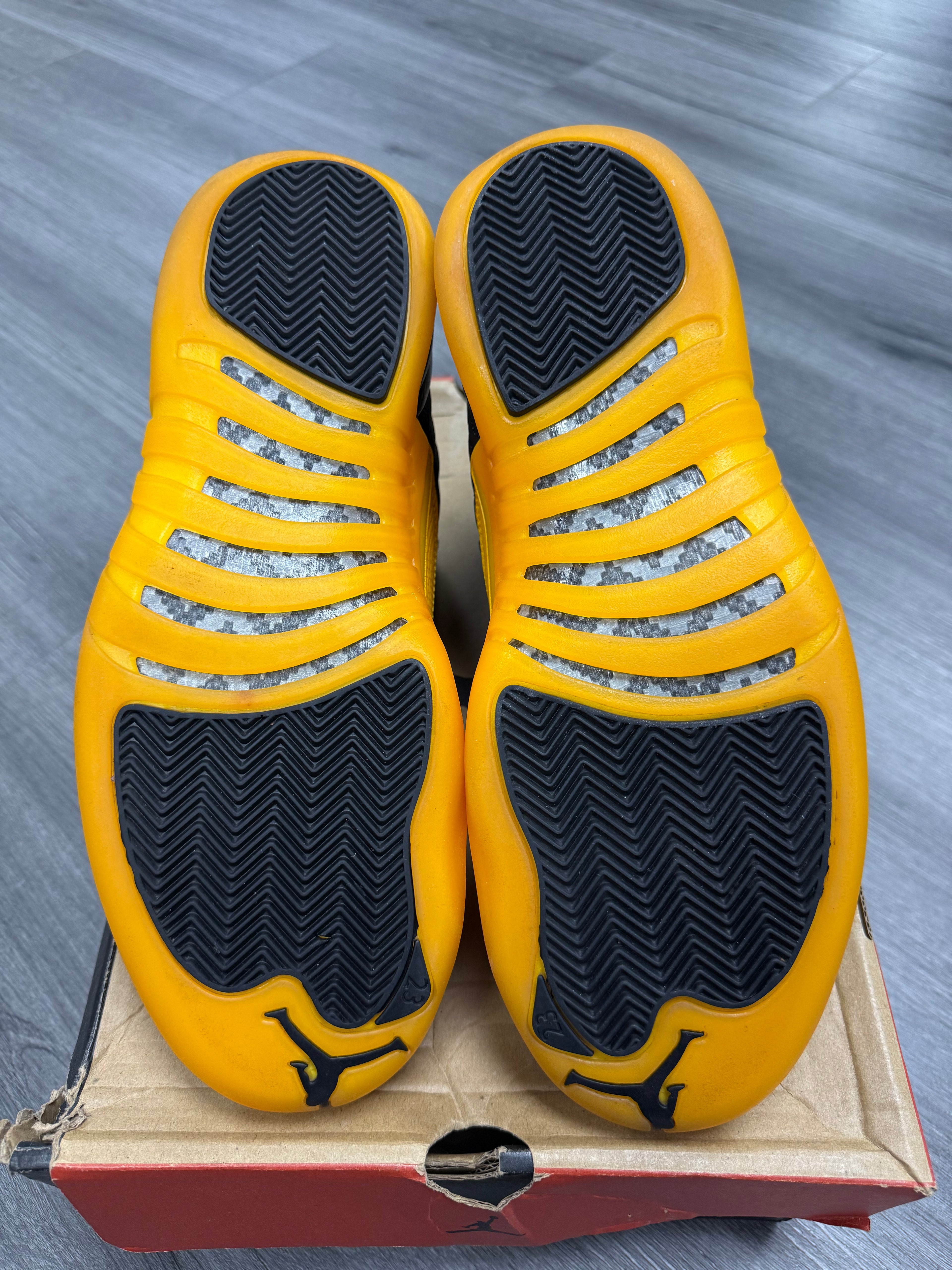 Jordan 12 University Gold - size 10